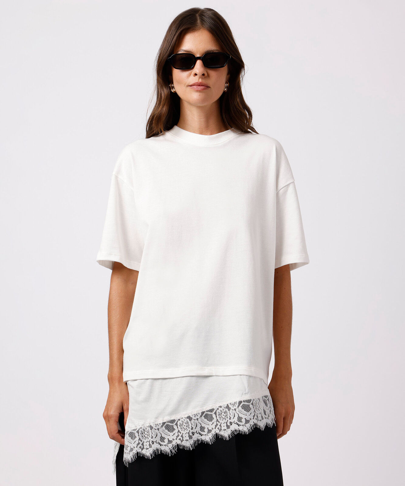 camiseta alongada feminina de algodão com renda mindset off white