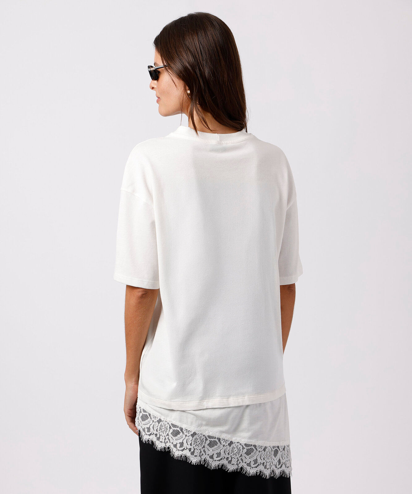 camiseta alongada feminina de algodão com renda mindset off white