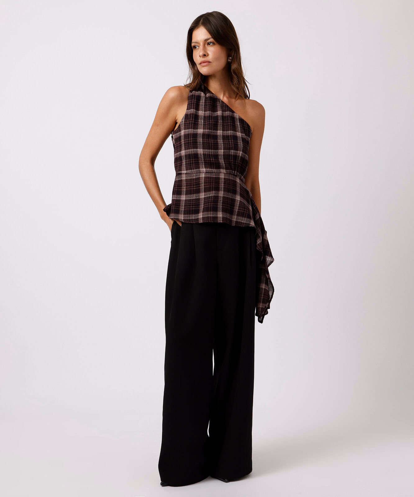 blusa peplum ombro único feminina xadrez mindset vinho