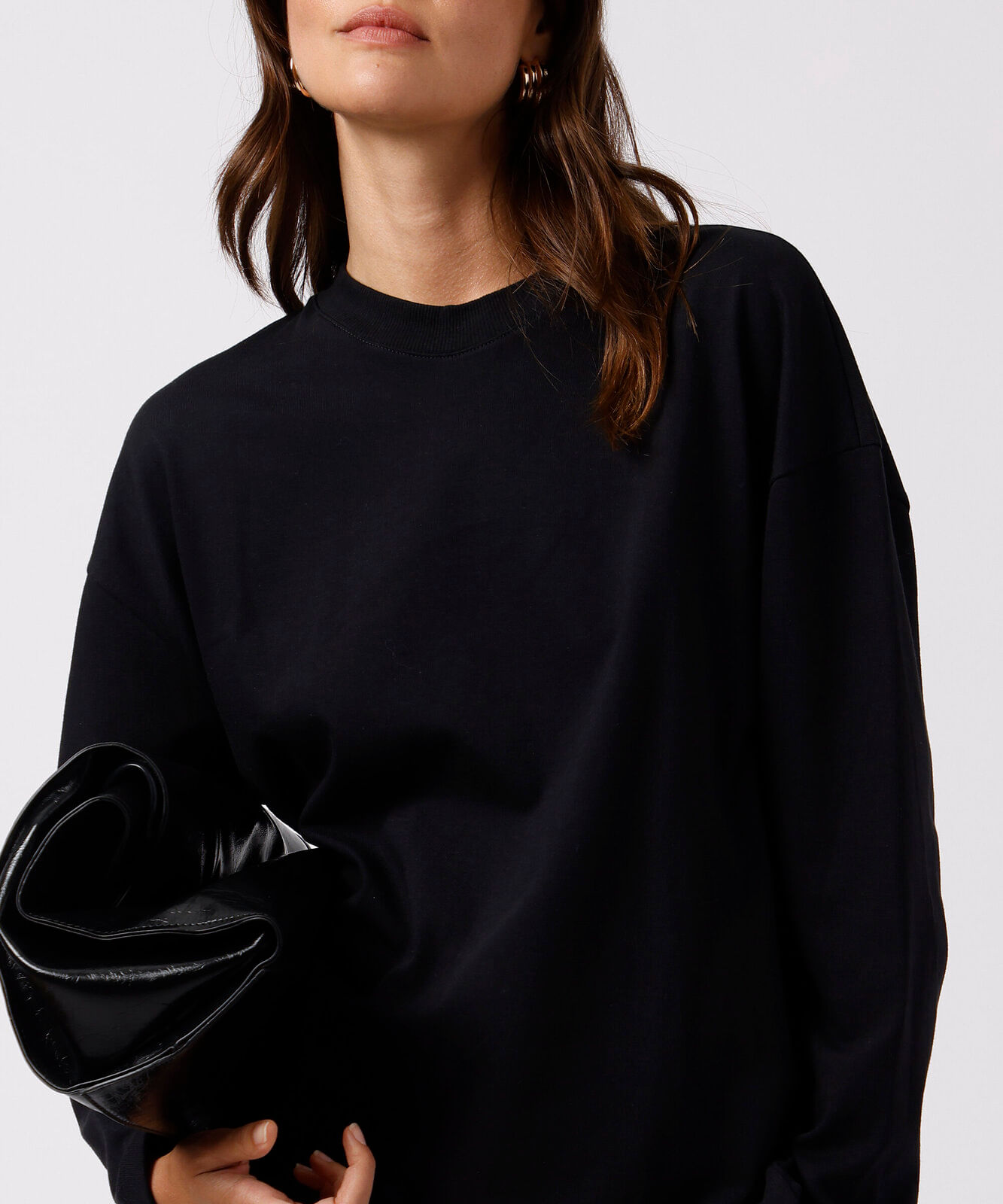 camiseta alongada feminina de algodão com veludo e renda mindset preta