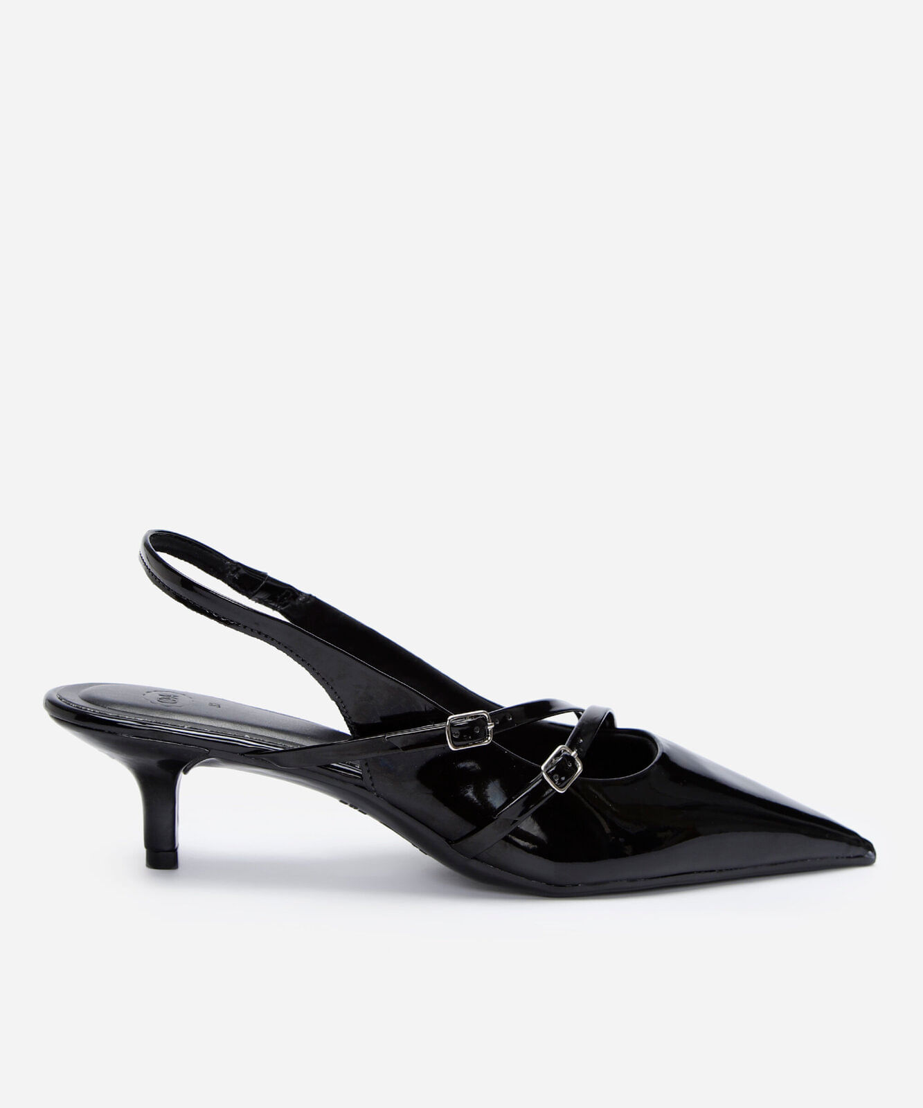 scarpin slingback bico fino salto baixo preto