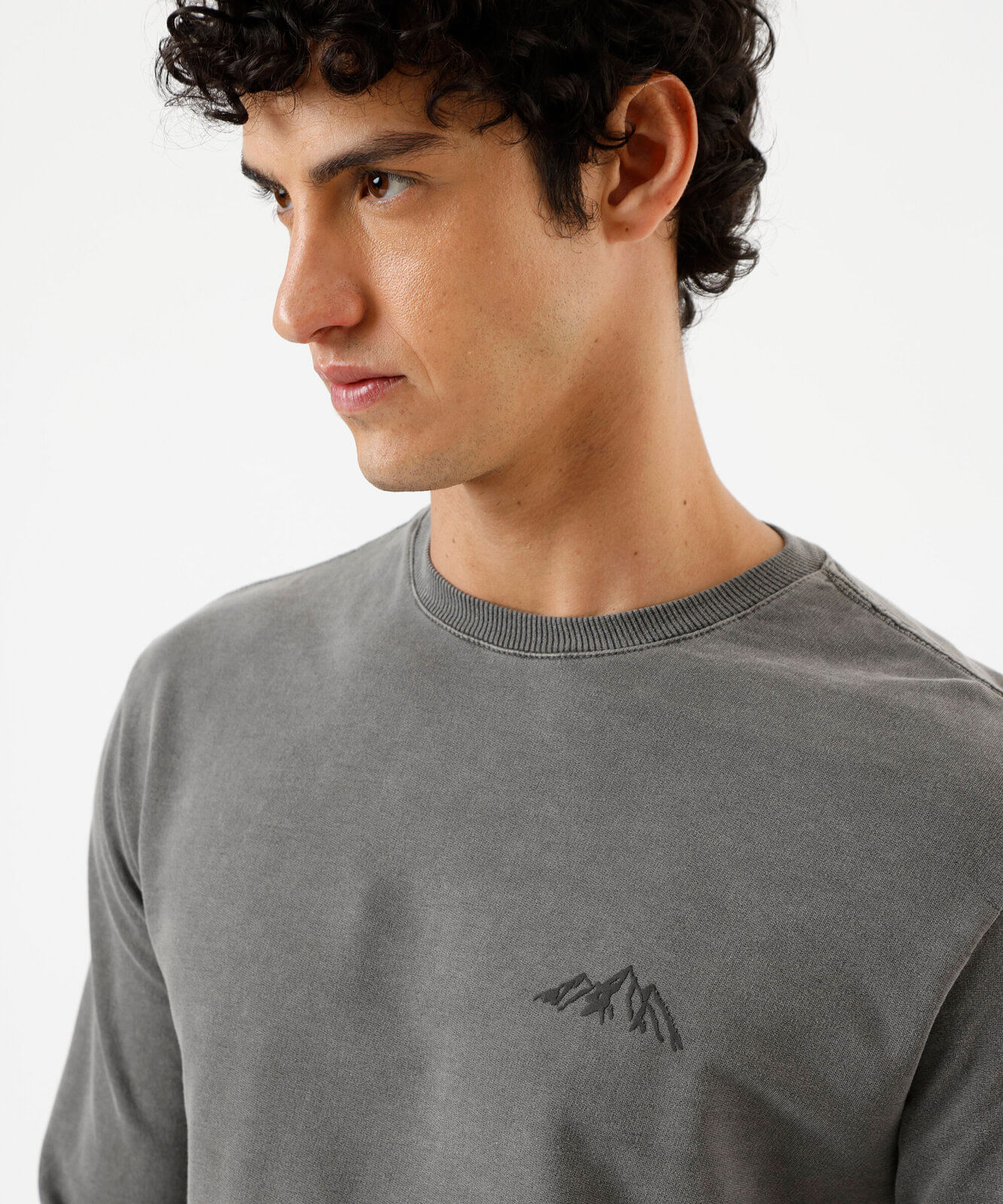 camiseta masculina de algodão manga longa estonada cinza