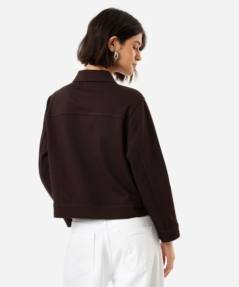 jaqueta básica feminina com bolsos texturizada marrom