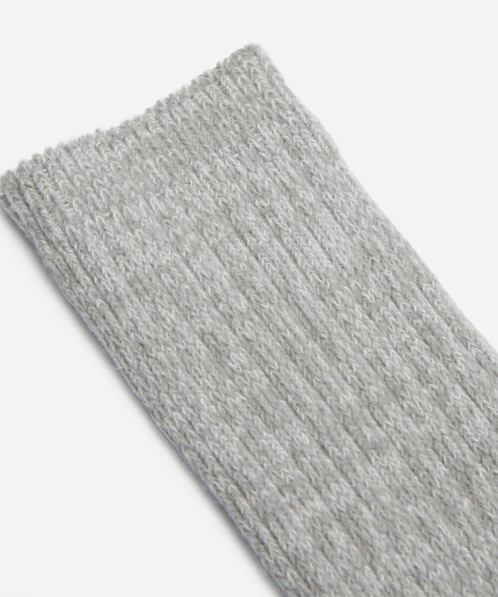 meia de tricot cano longo cinza