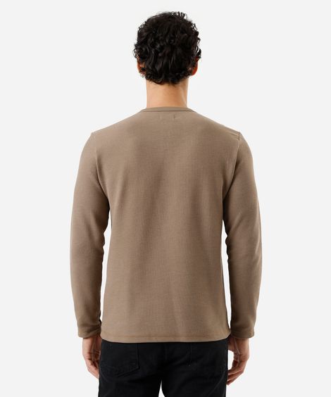 camiseta masculina com algodão manga longa texturizada marrom