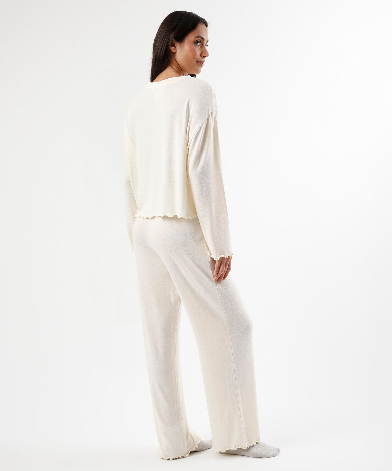 pijama longo feminino com frufru off white
