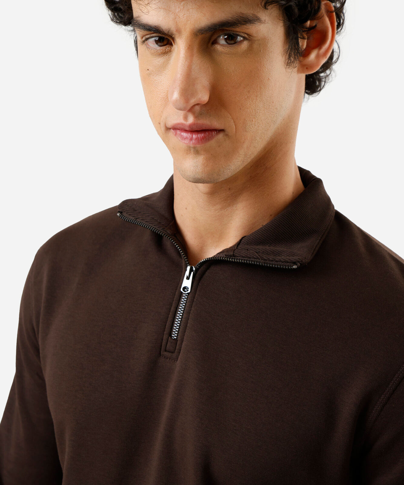 blusão masculino de moletom gola alta com zíper marrom