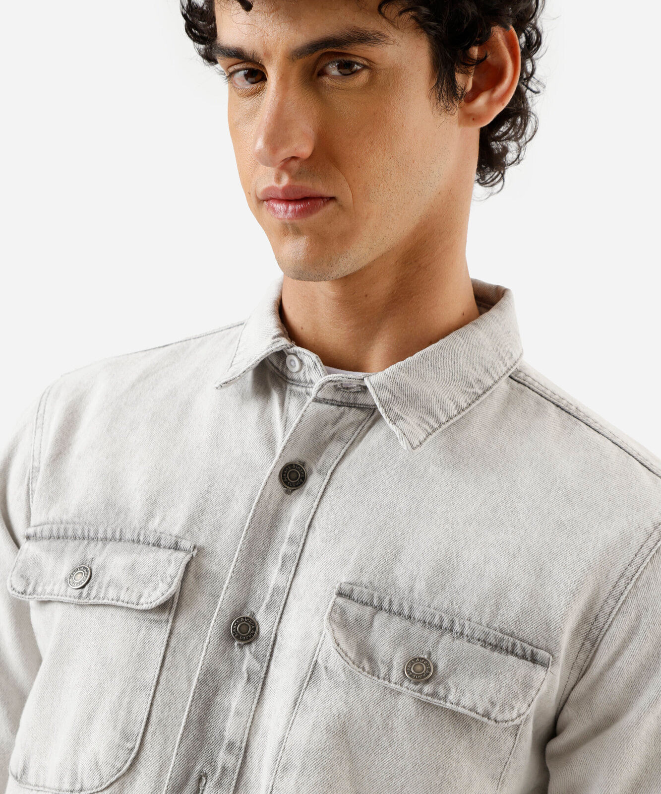 camisa masculina jeans manga longa cinza