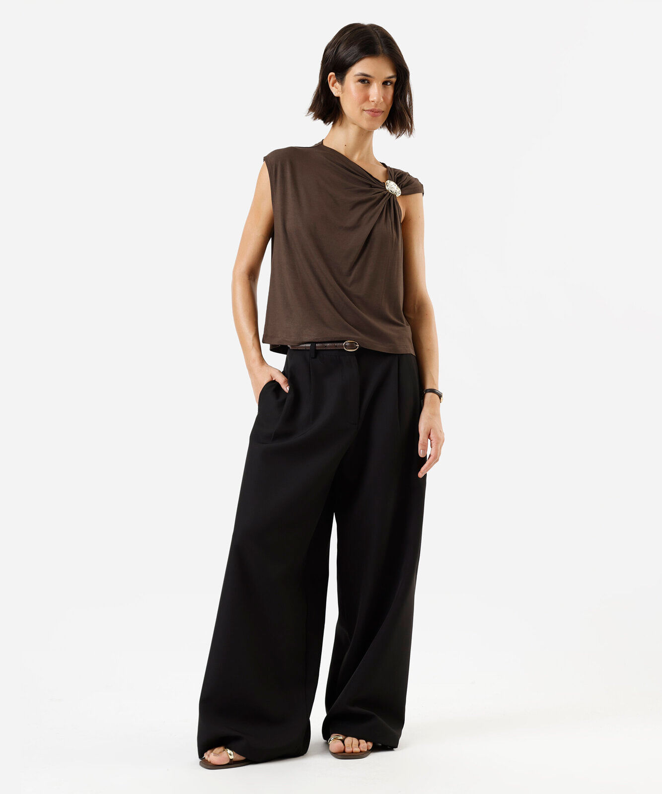 blusa feminina de viscose com fivela orgânica marrom