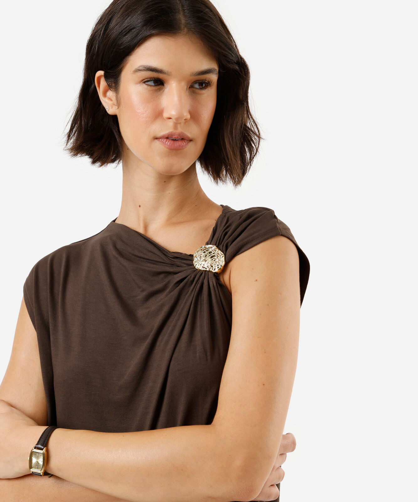 blusa feminina de viscose com fivela orgânica marrom