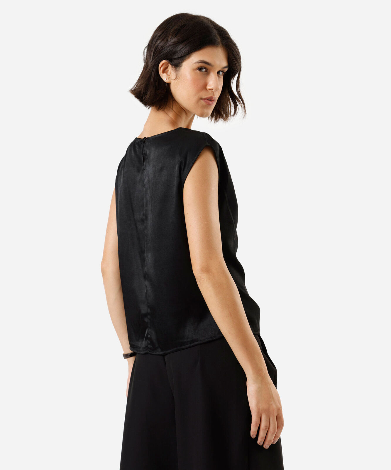 blusa feminina com viscose decote v com pregas acetinada preta