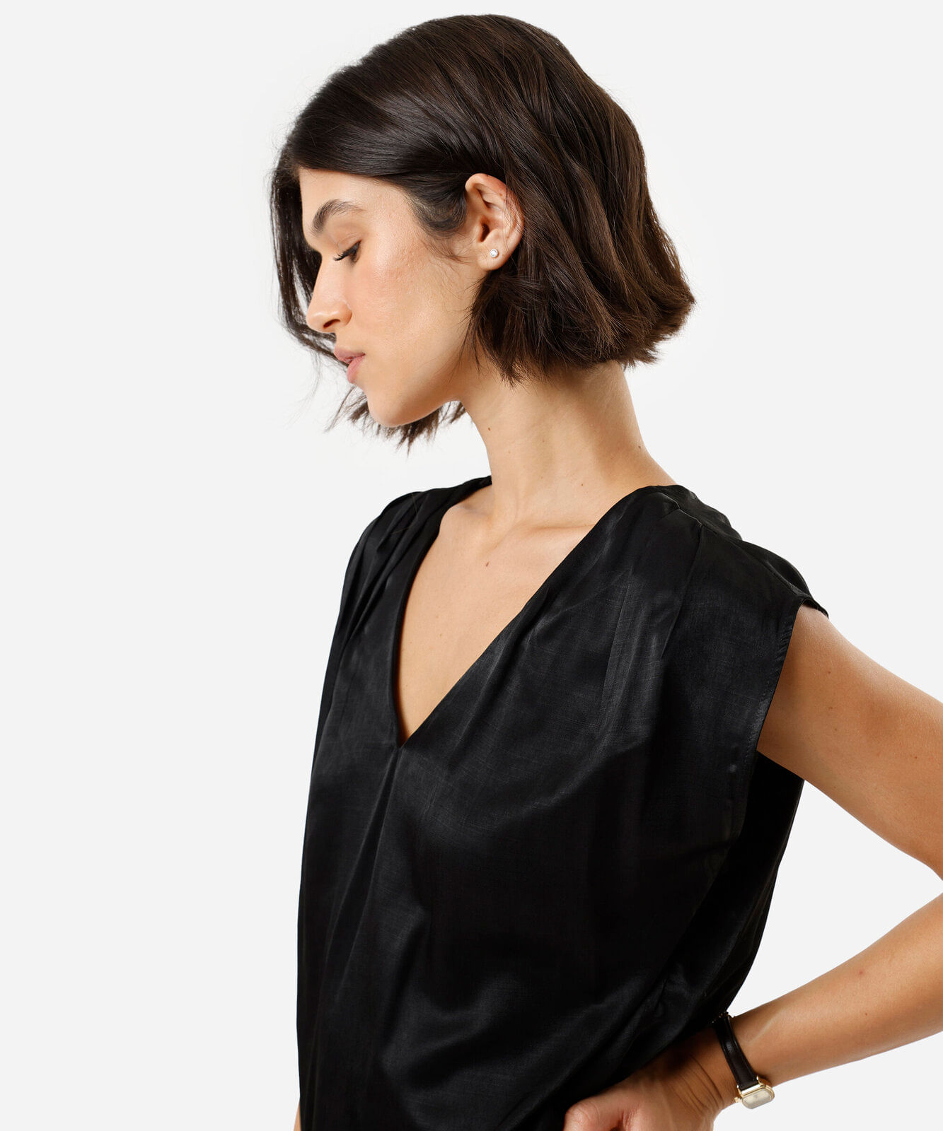 blusa feminina com viscose decote v com pregas acetinada preta