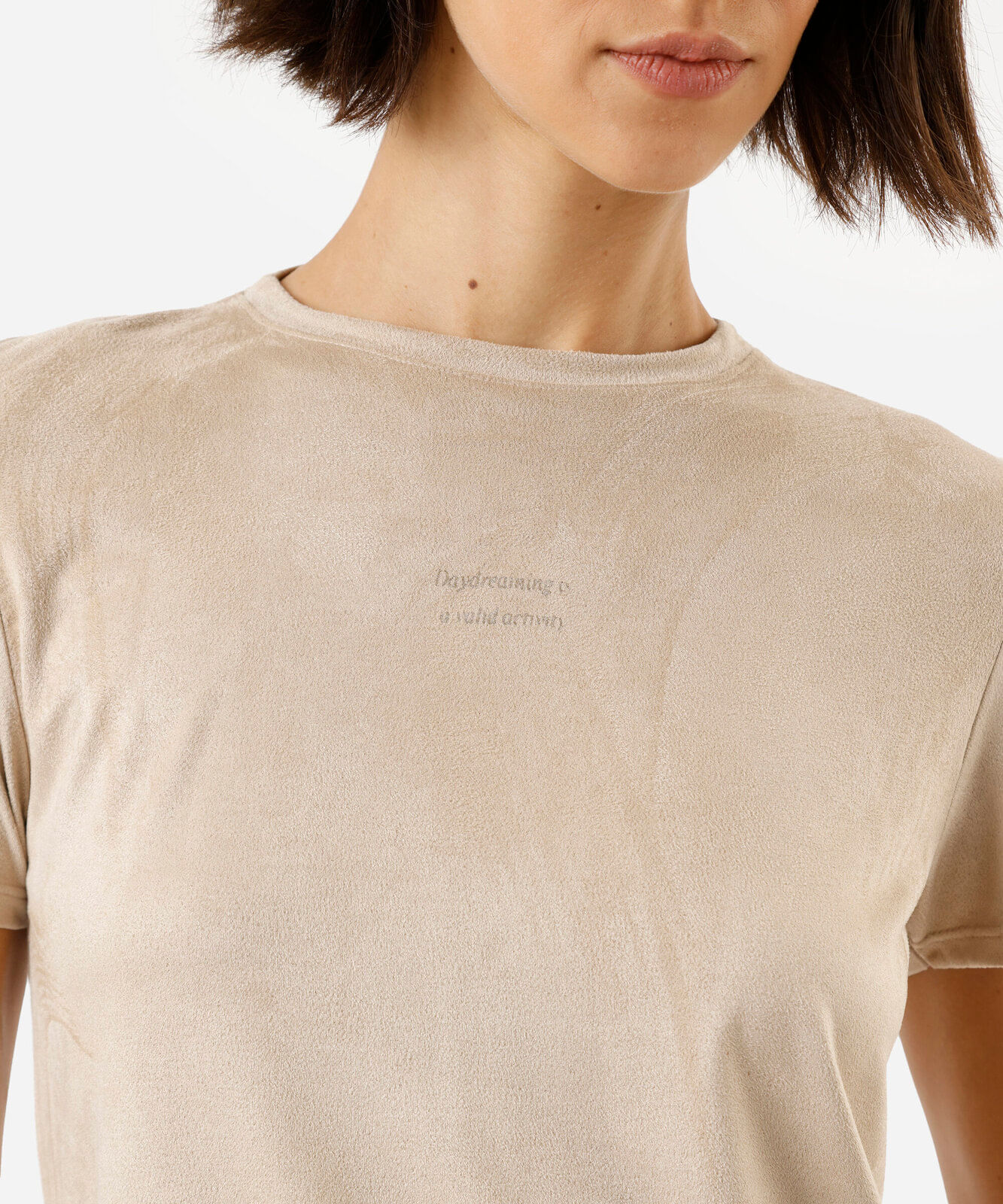 camiseta feminina de suede manga curta estampada bege