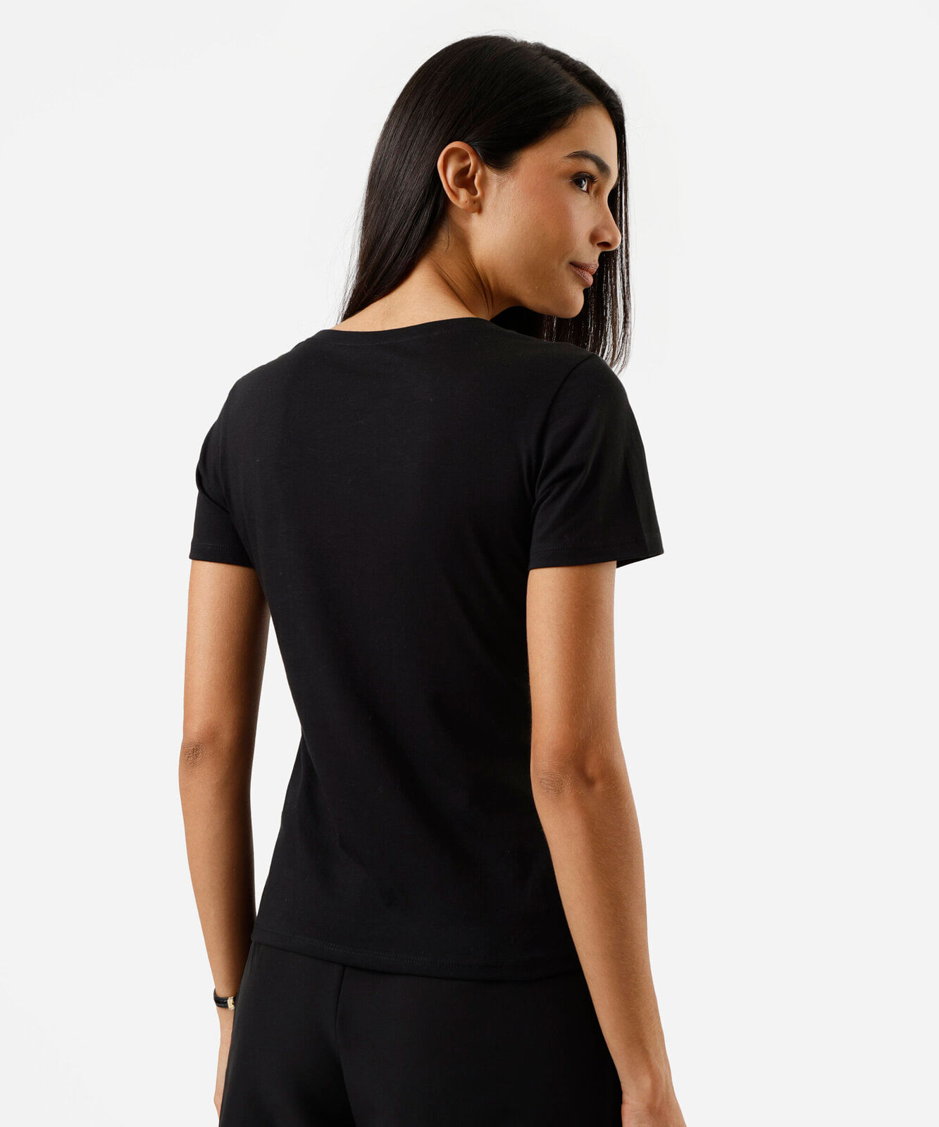 camiseta feminina de algodão decote v manga curta preta