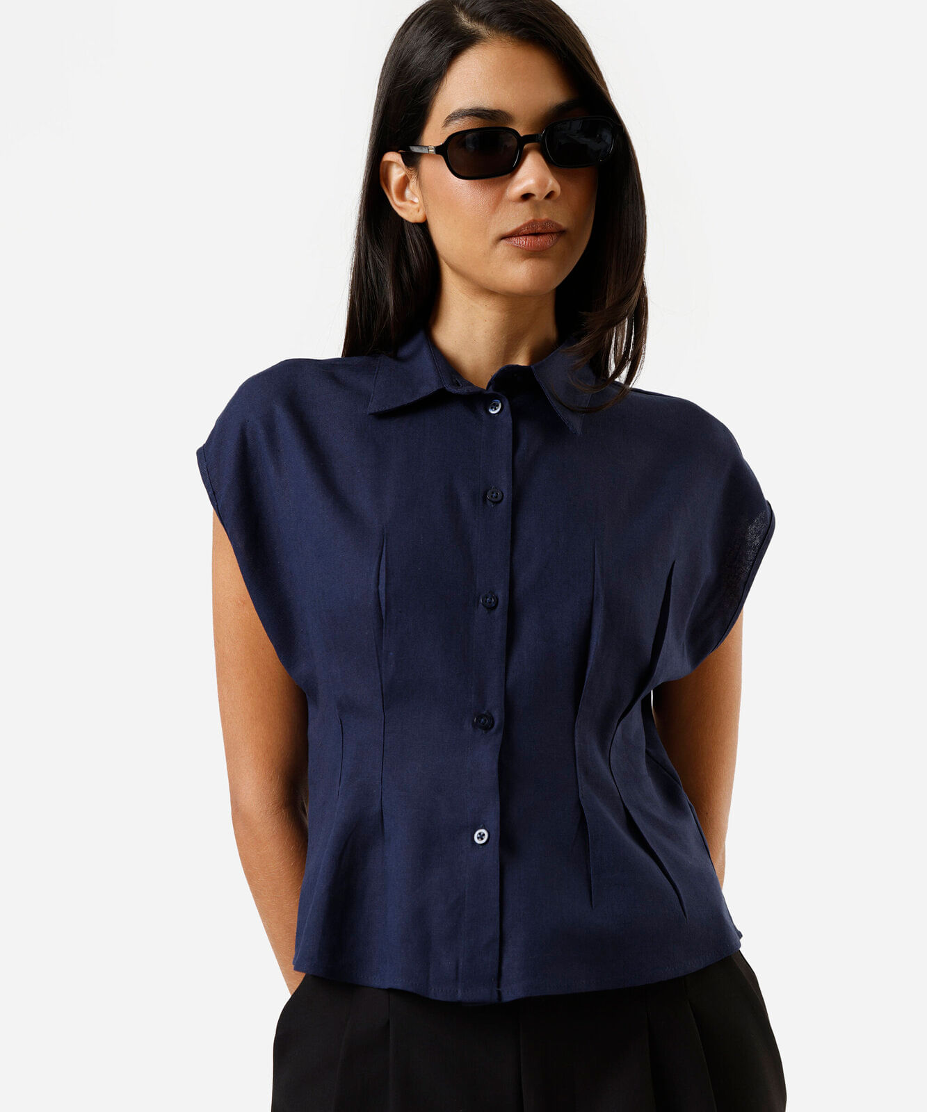 camisa feminina com linho e pences manga curta azul