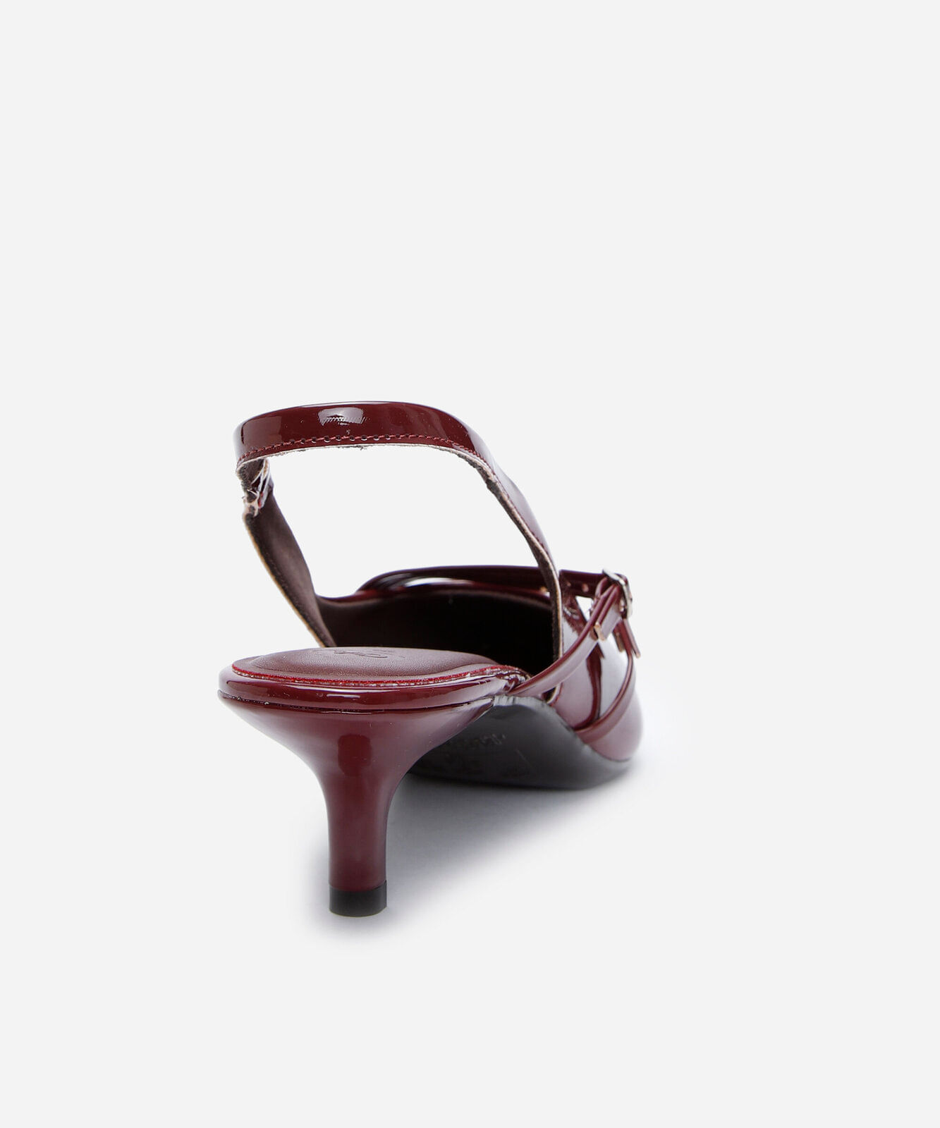 scarpin slingback bico fino salto baixo vinho