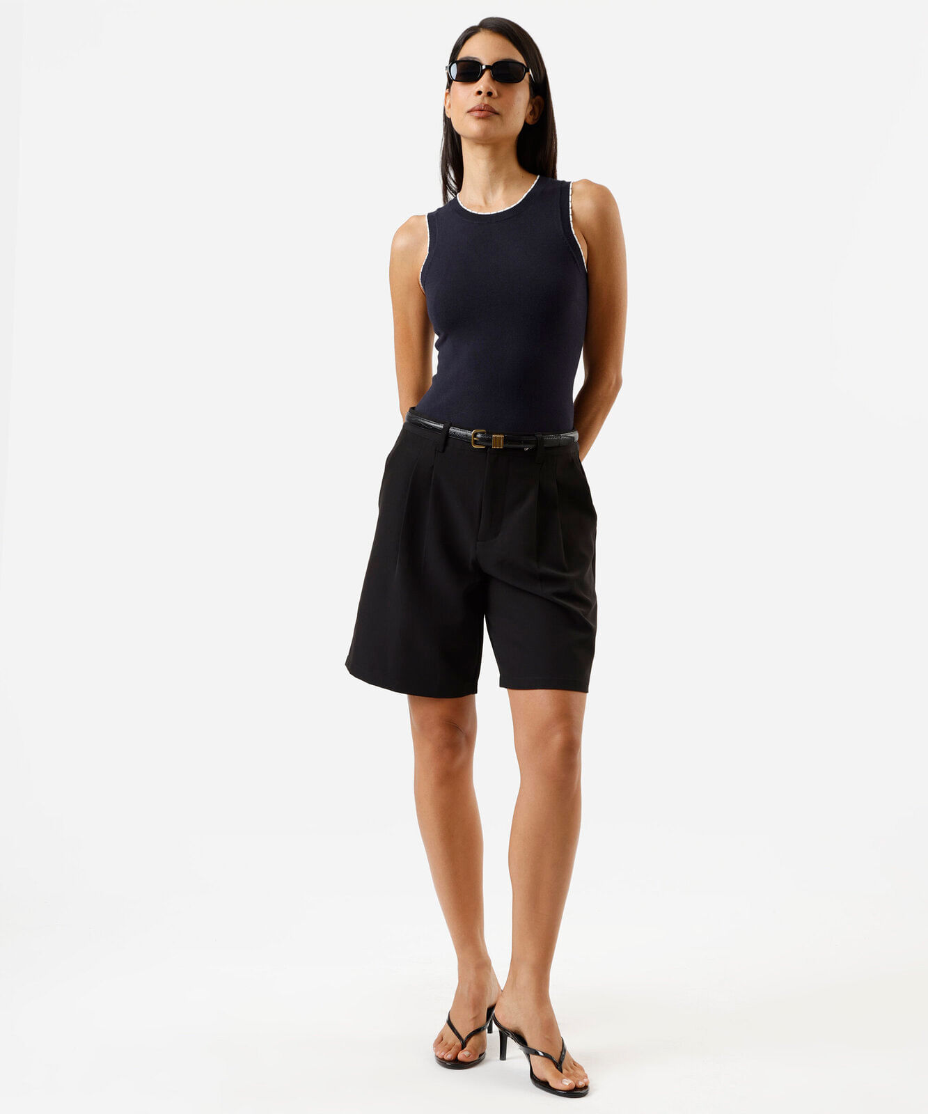 regata feminina de tricot com detalhe azul