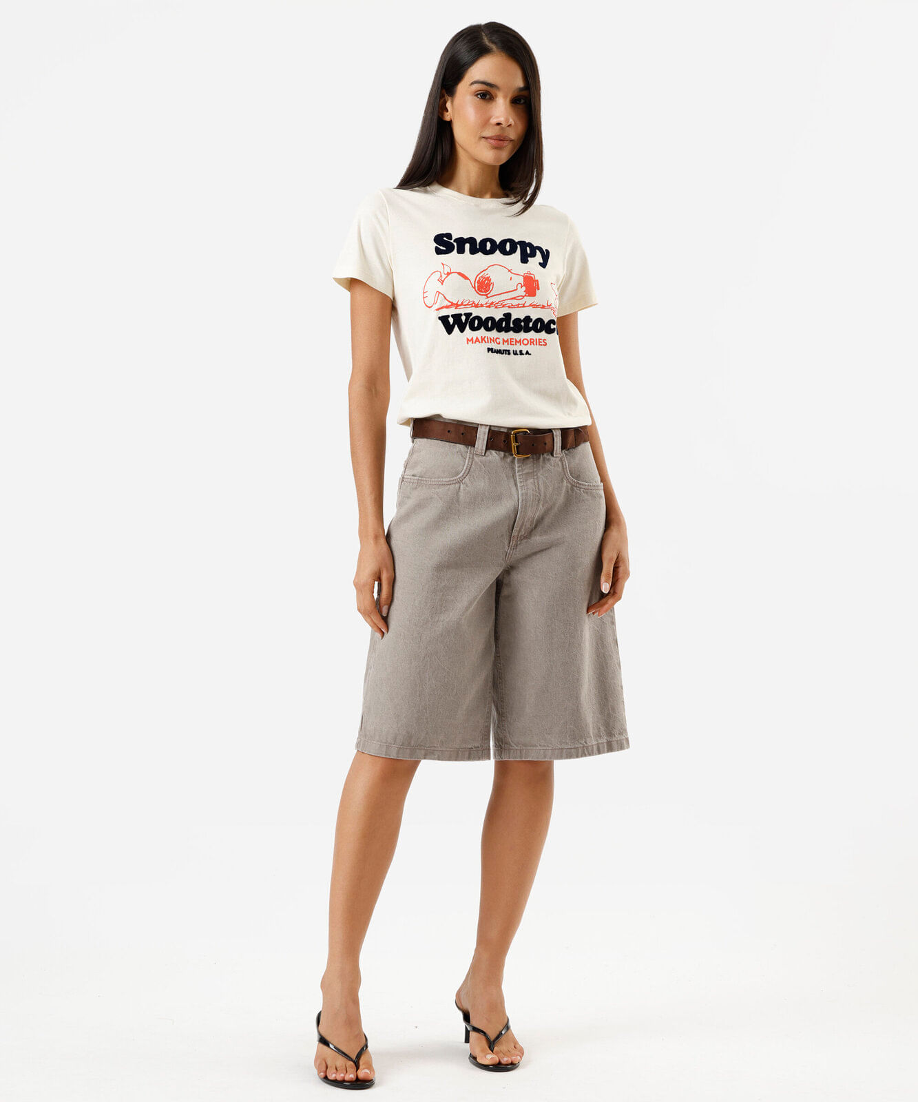 camiseta feminina de algodão manga curta snoopy bege
