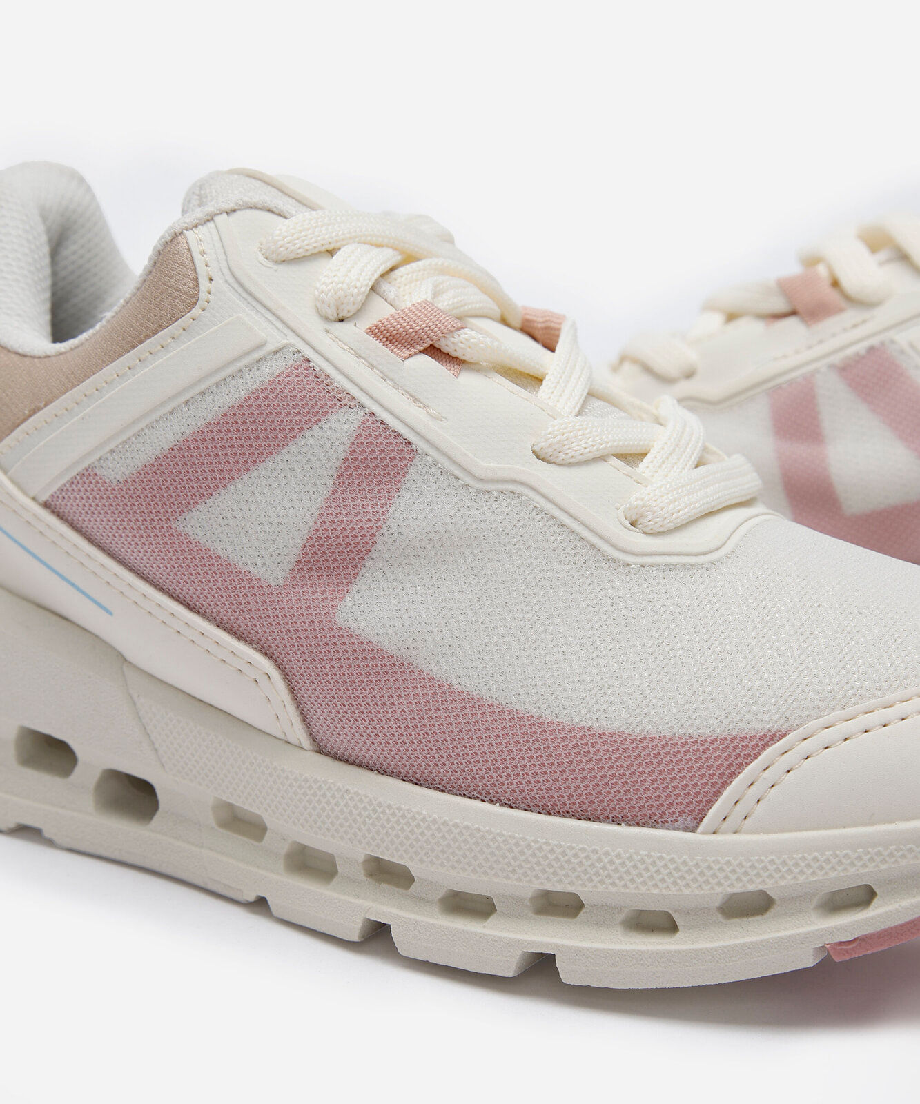 tênis esportivo feminino texturizado bege