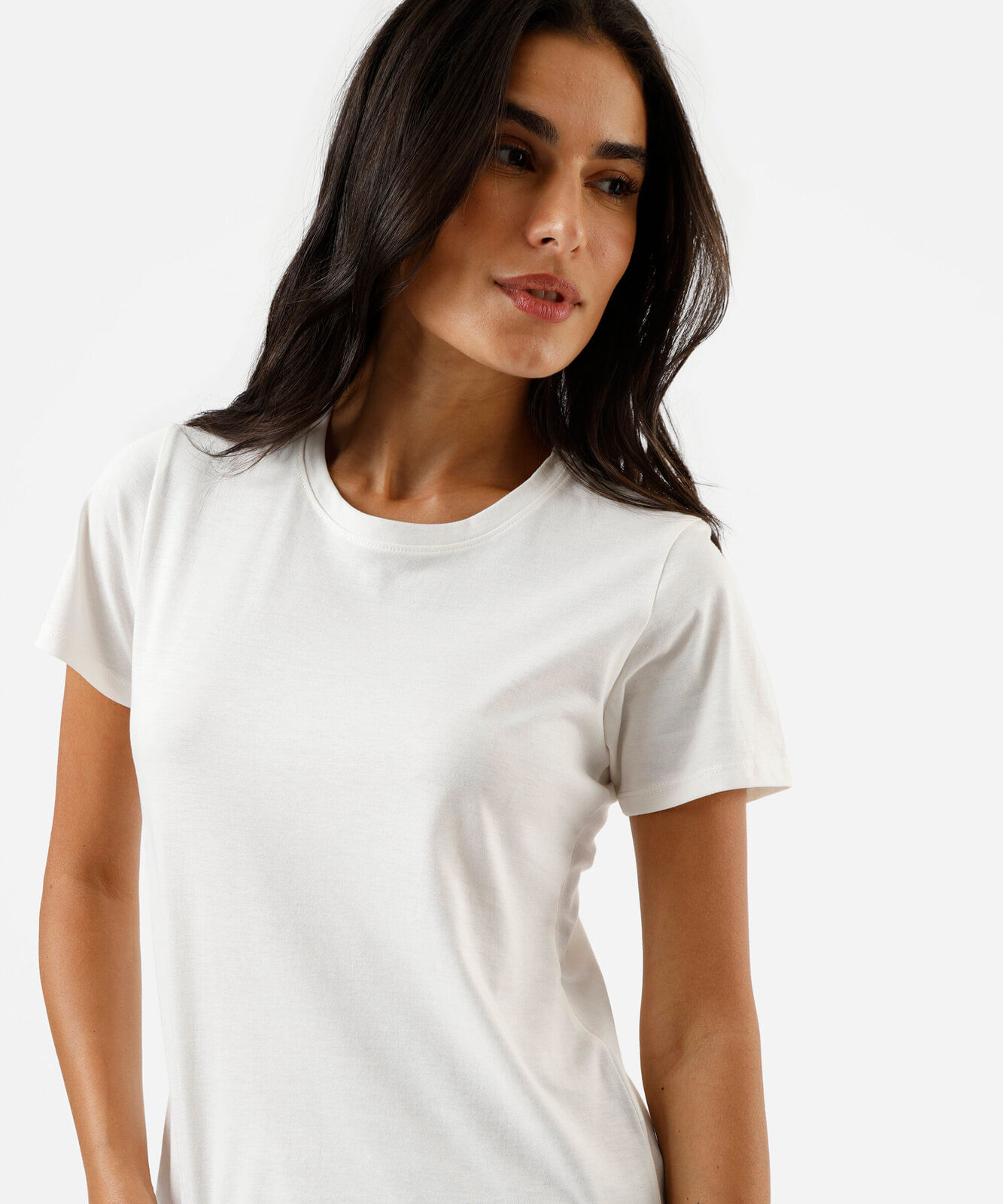 camiseta feminina de algodão gola redonda manga curta off white