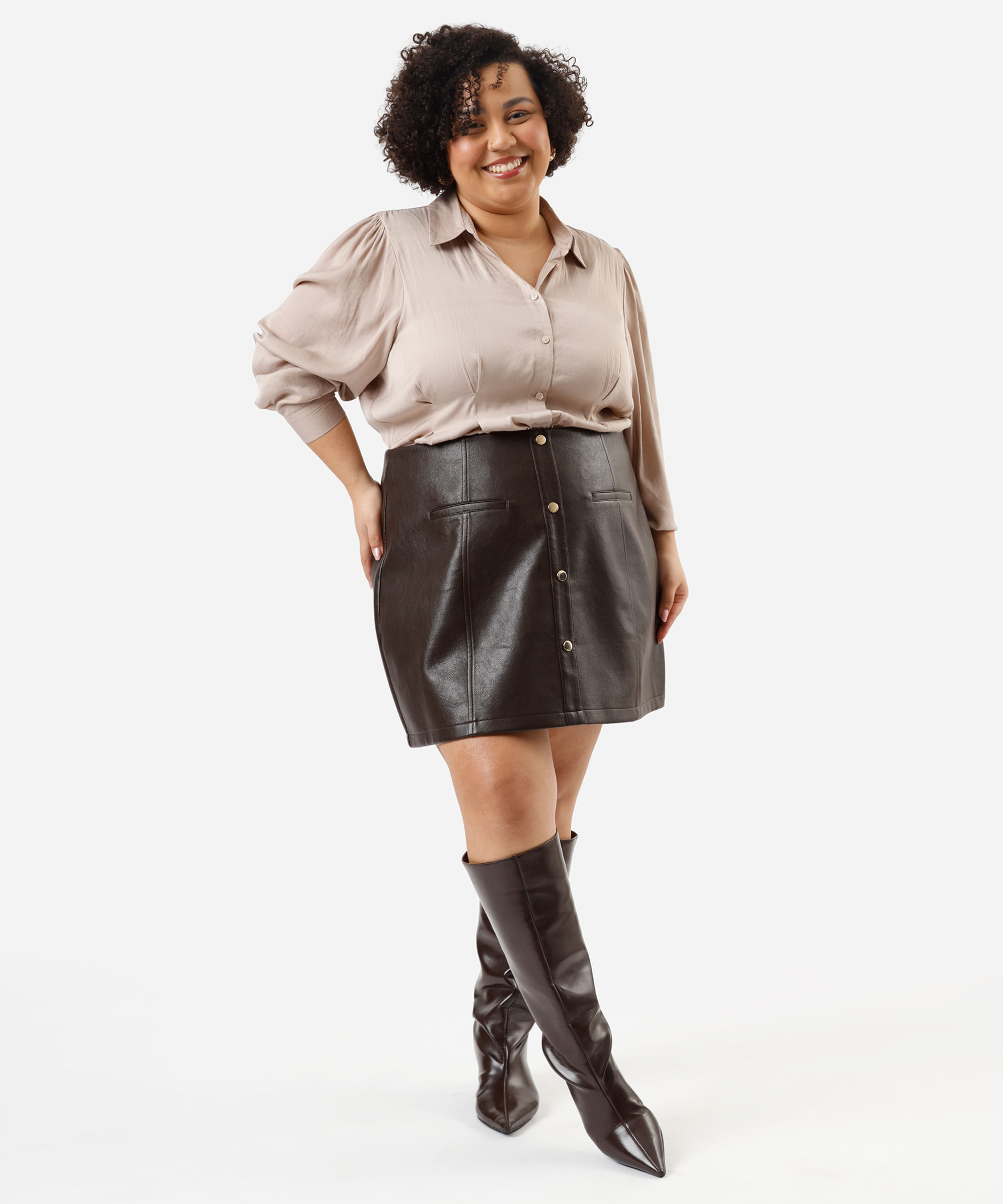 camisa feminina com pregas acetinada plus size bege