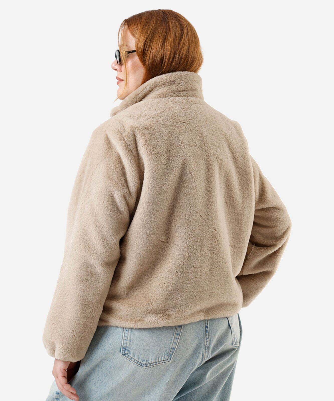 jaqueta feminina de pelúcia plus size bege