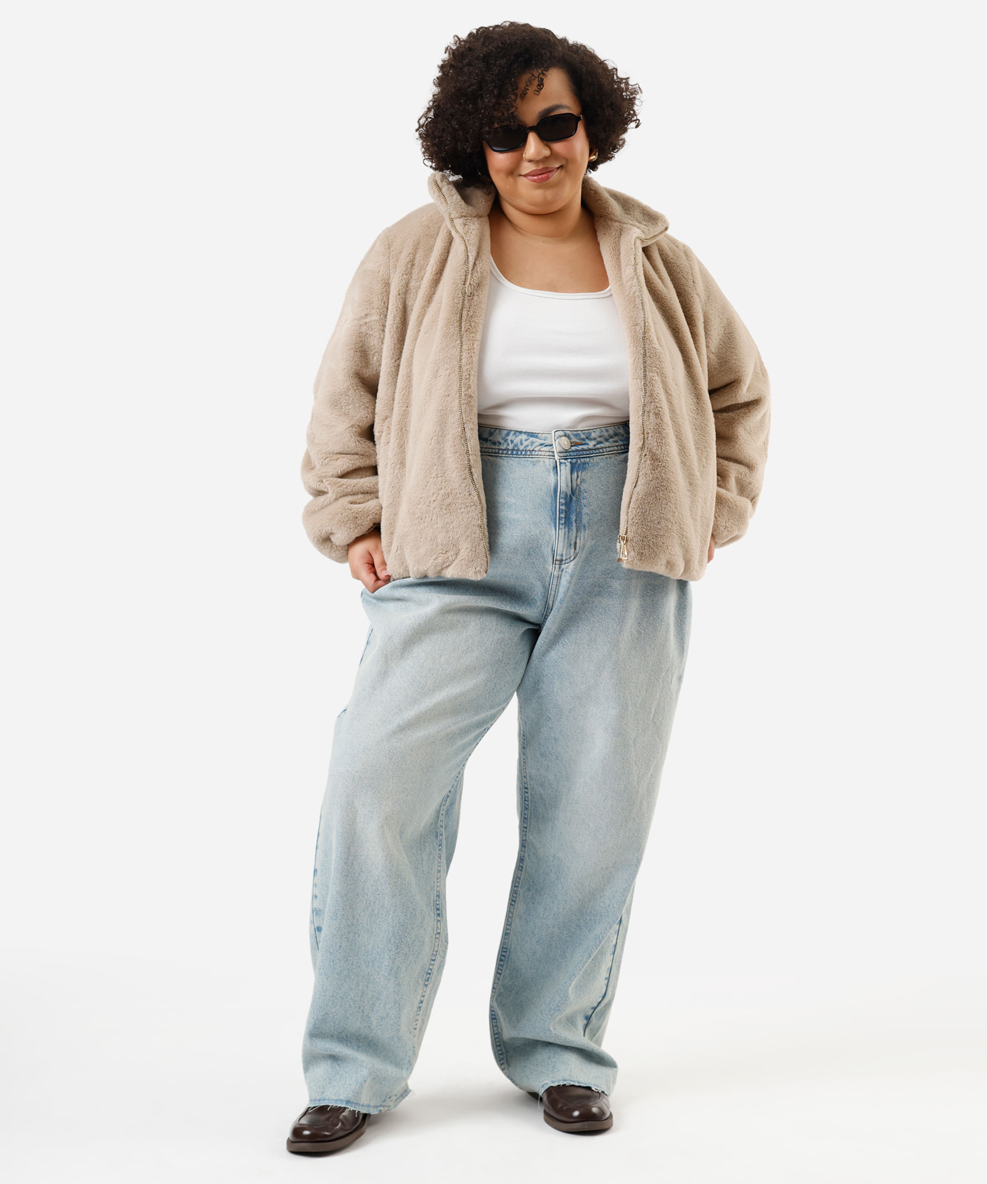 jaqueta feminina de pelúcia plus size bege