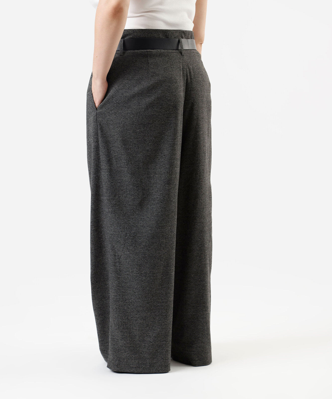 calça wide leg de alfaiataria feminina com cinto texturizada plus size cinza
