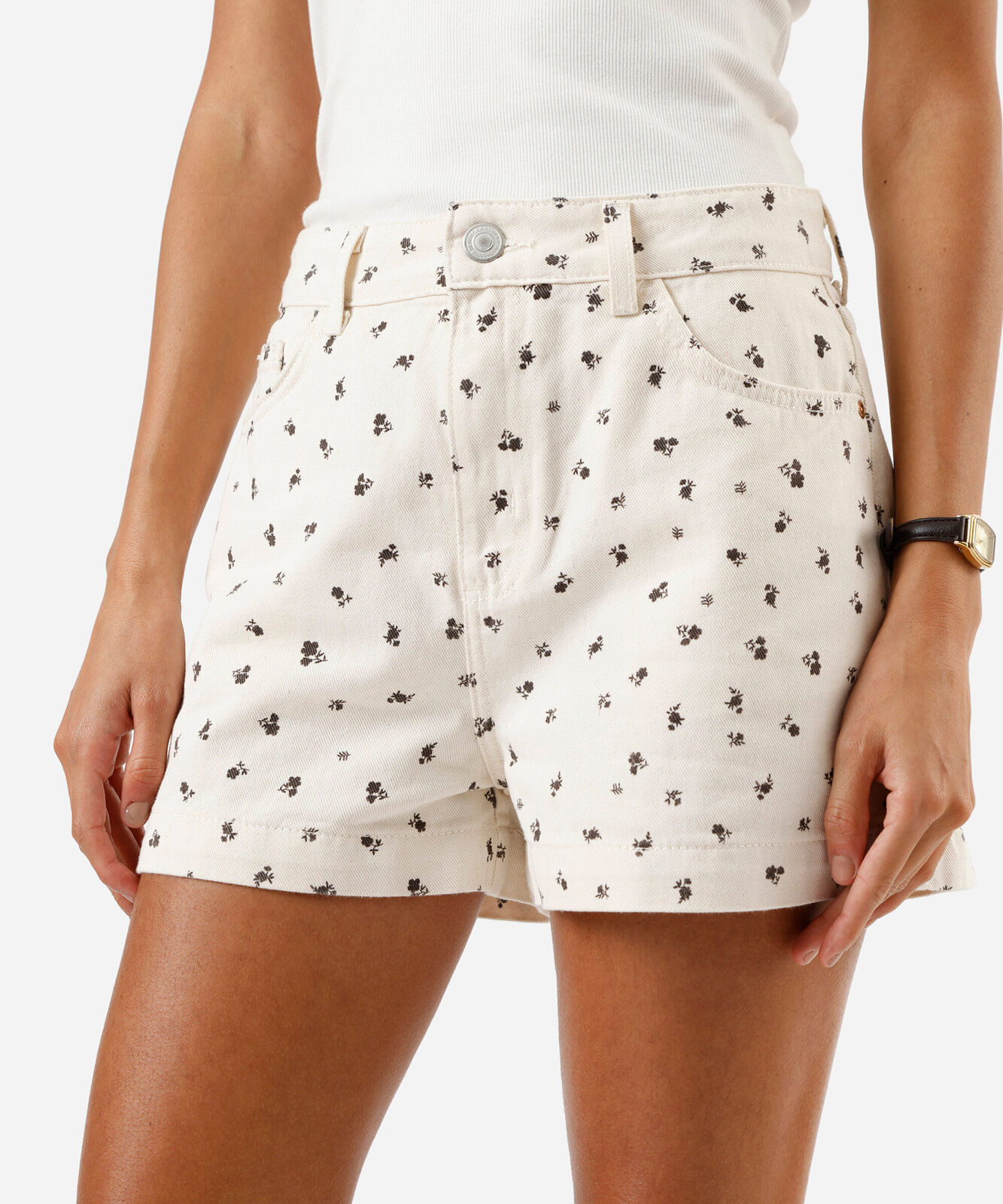 short mom feminino de sarja floral cintura alta bege