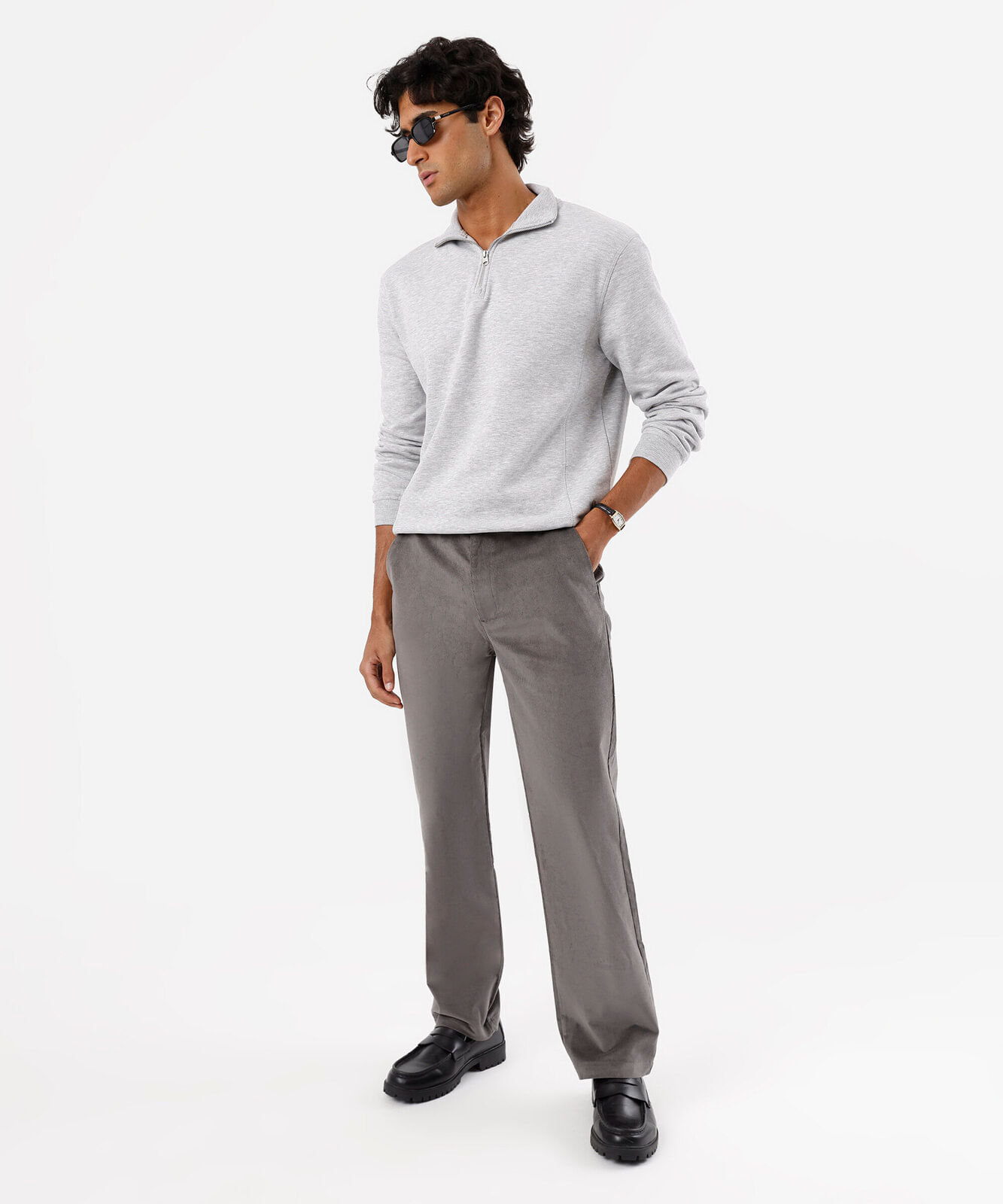 calça chino reta masculina de veludo cotelê cinza