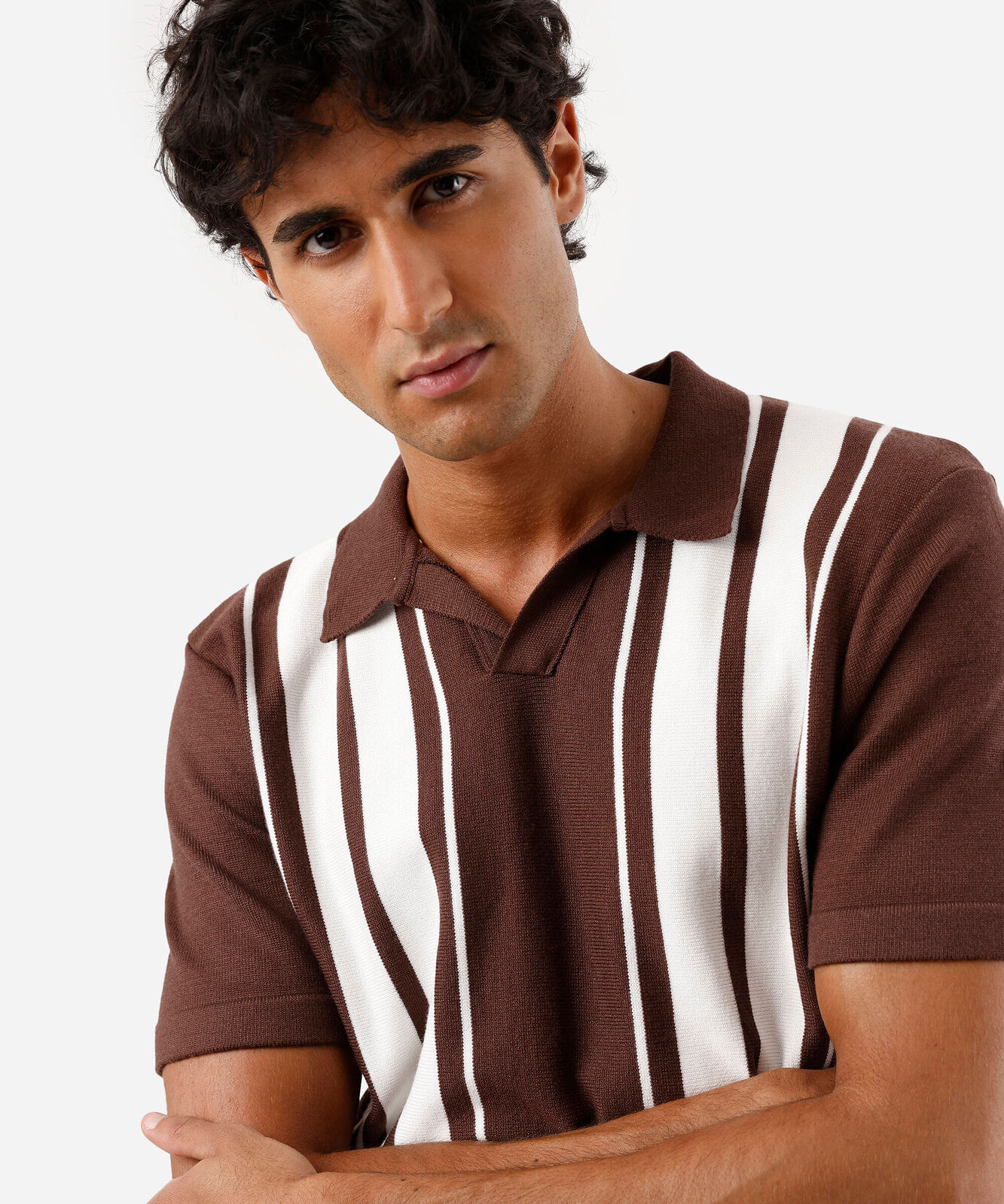 polo masculina de tricot com listras marrom