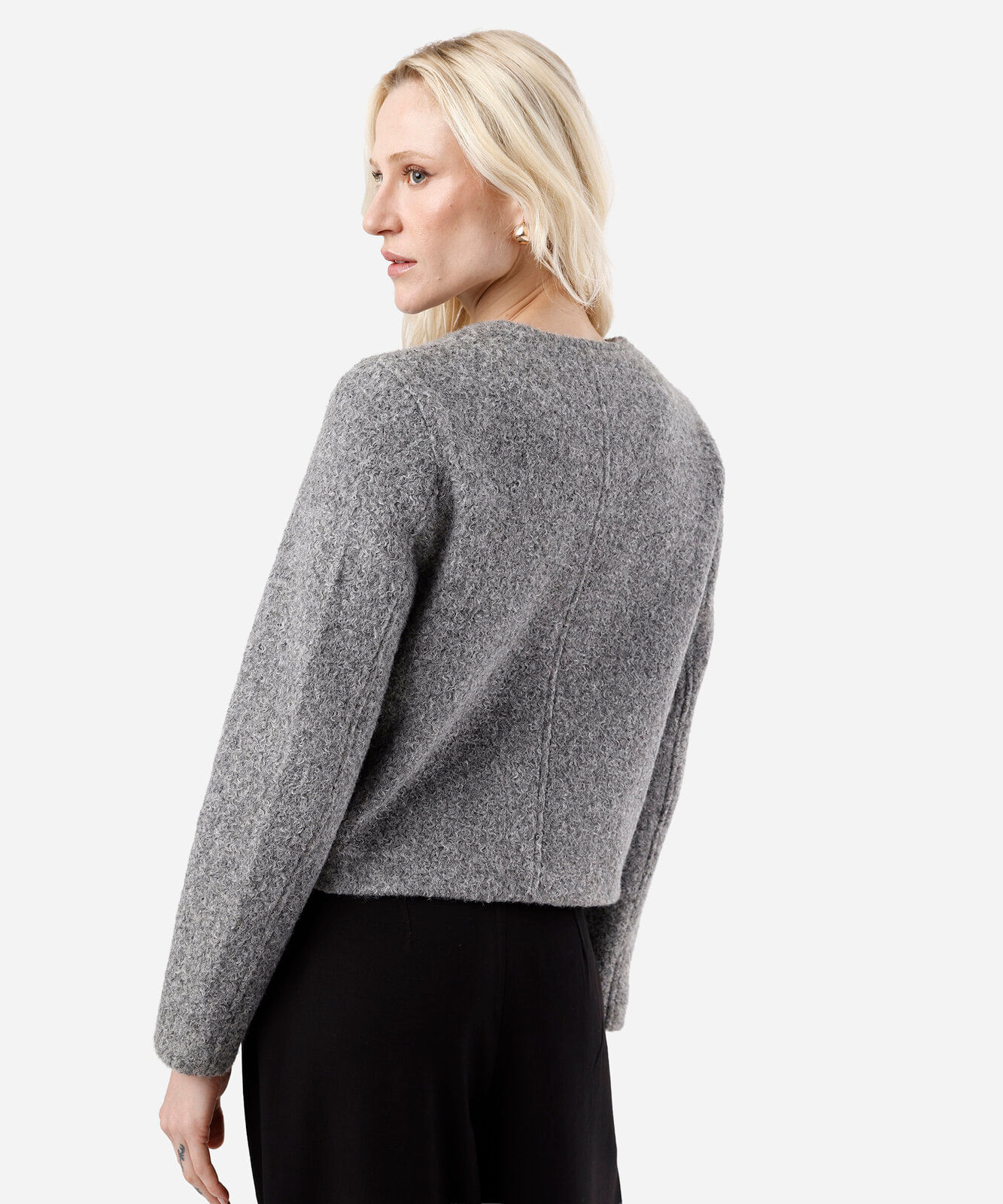 jaqueta feminina com bolsos texturizada cinza