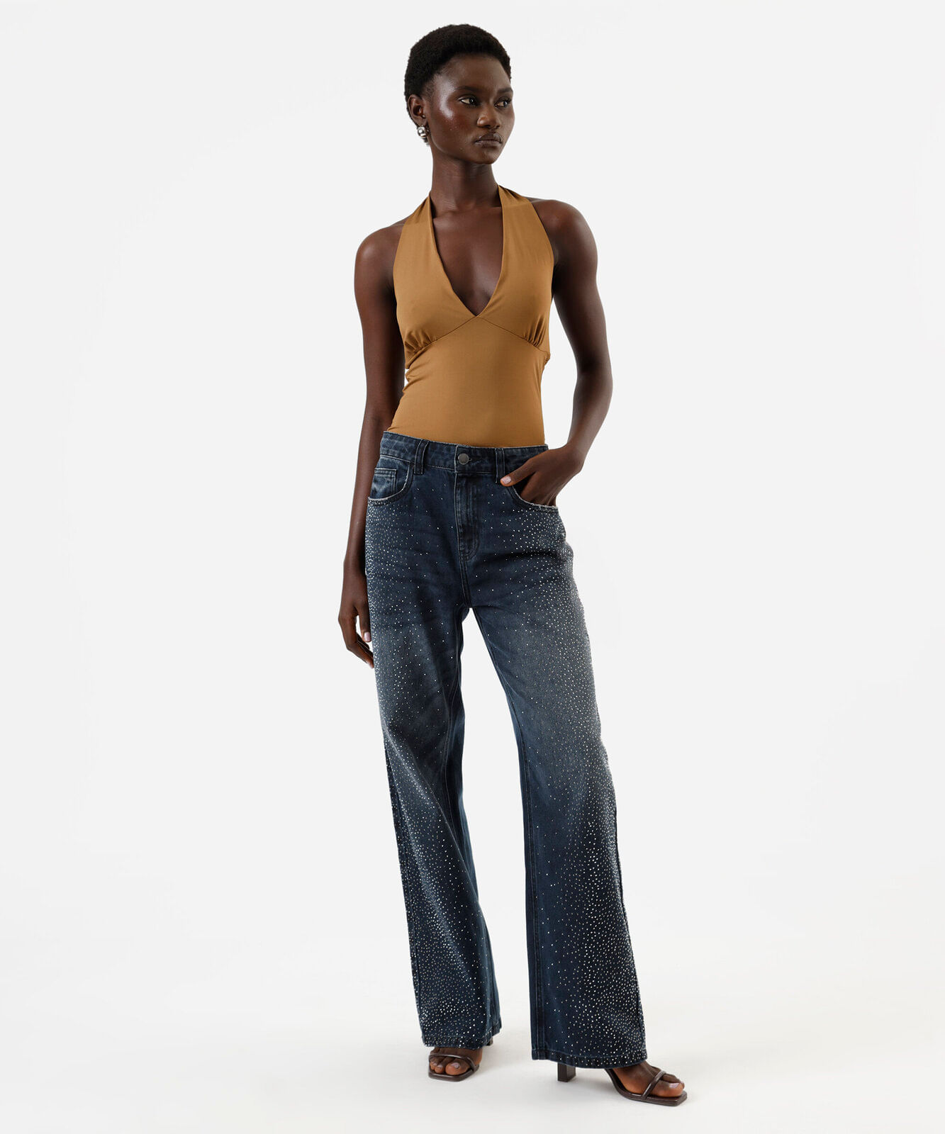 blusa frente única feminina  com franzido marrom