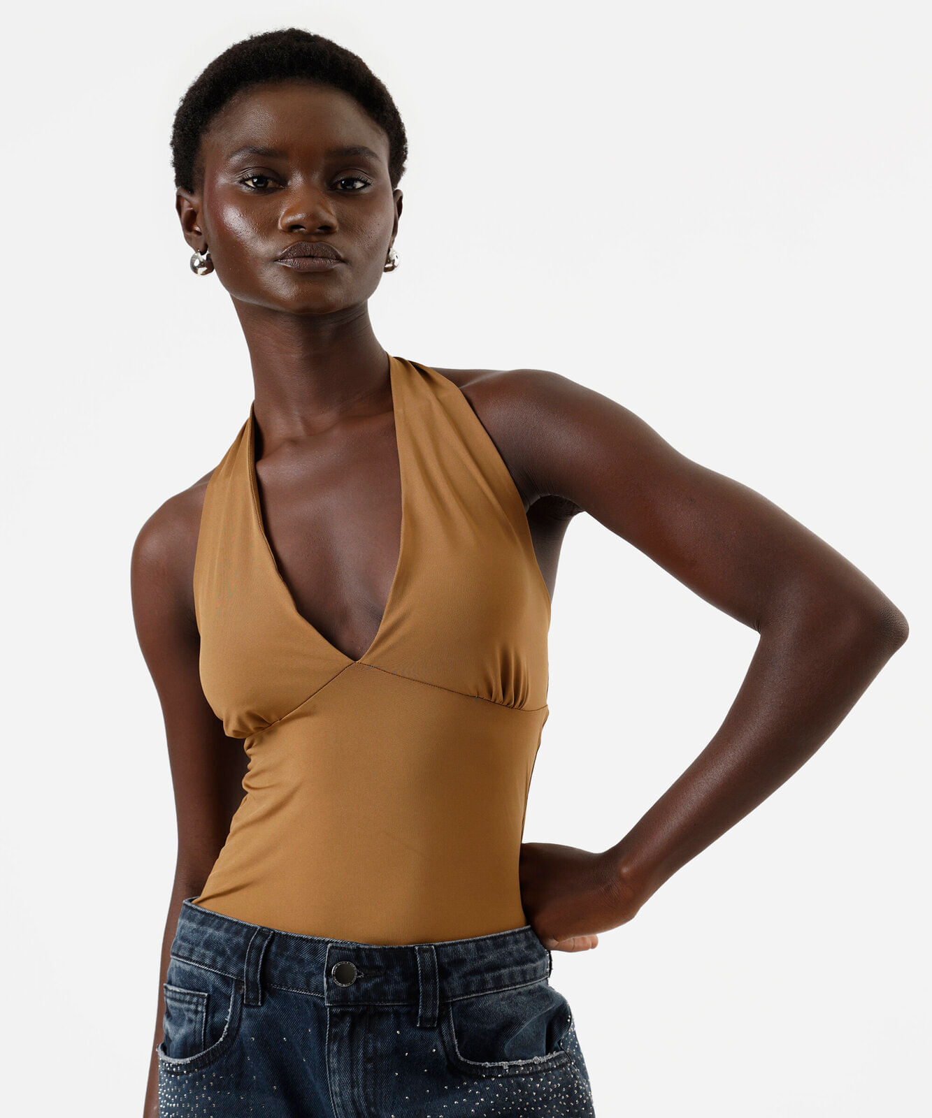 blusa frente única feminina  com franzido marrom