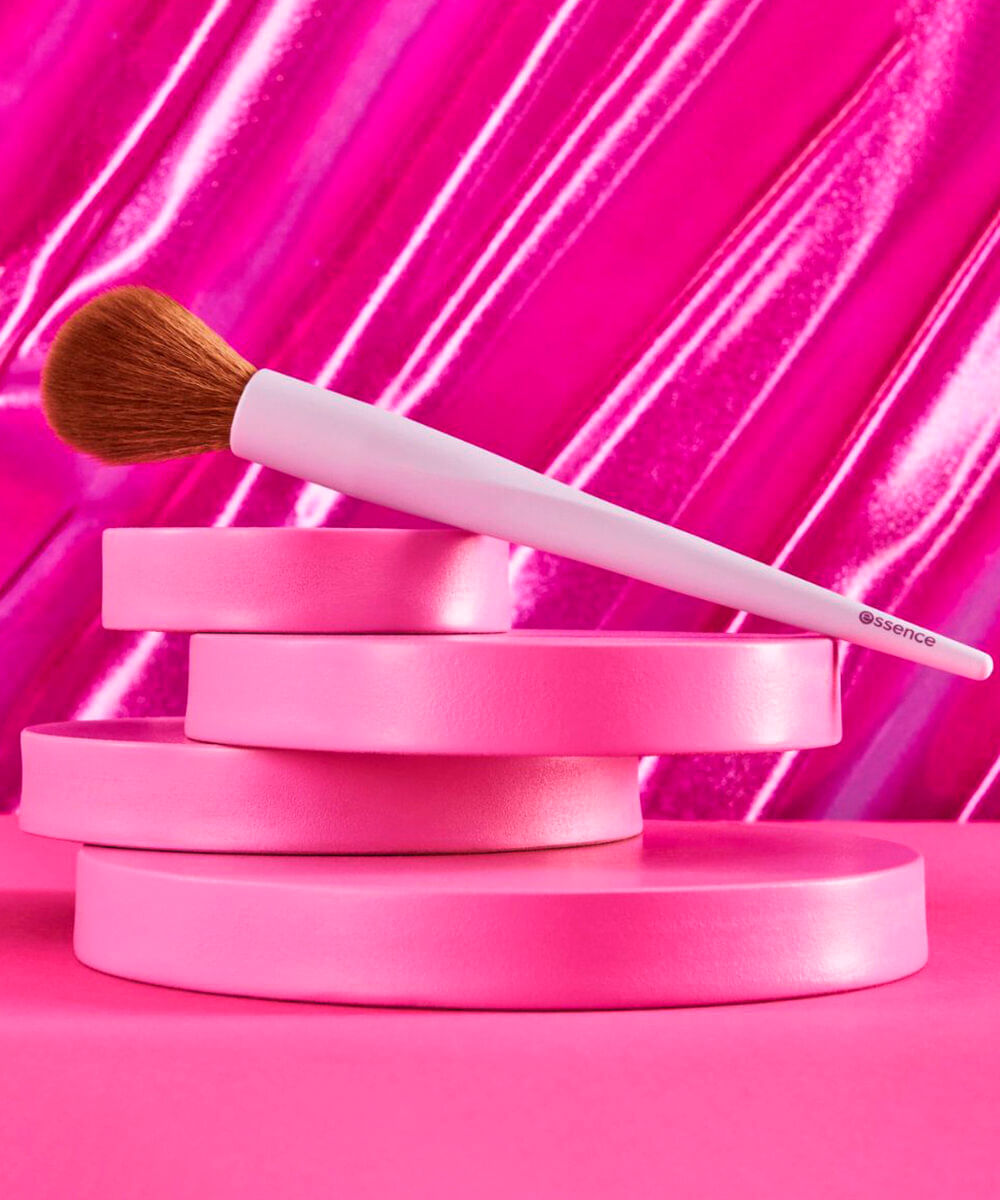 pincel de maquiagem essence blush e highlighter brush 01