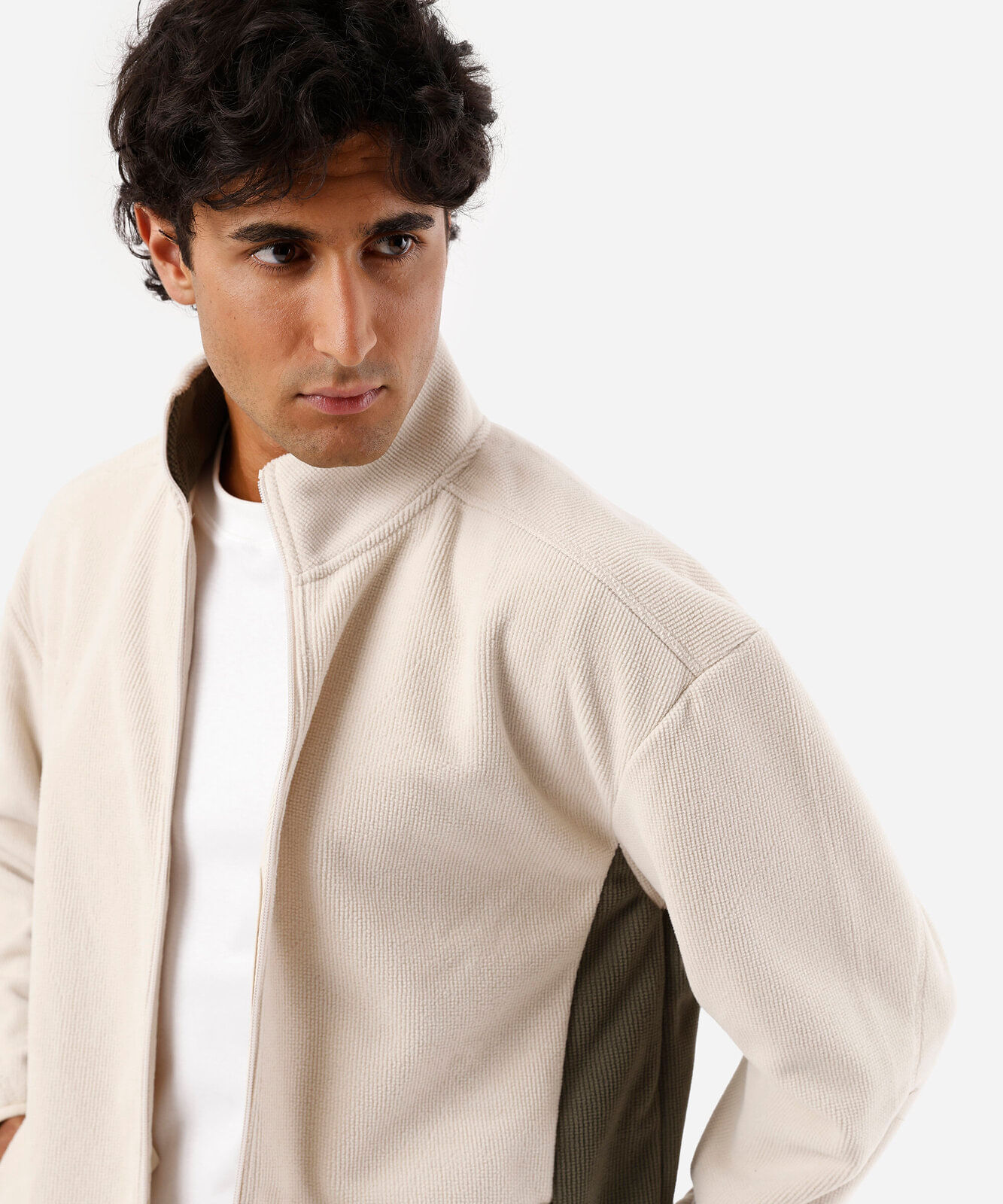 jaqueta masculina gola alta com recorte canelada verde