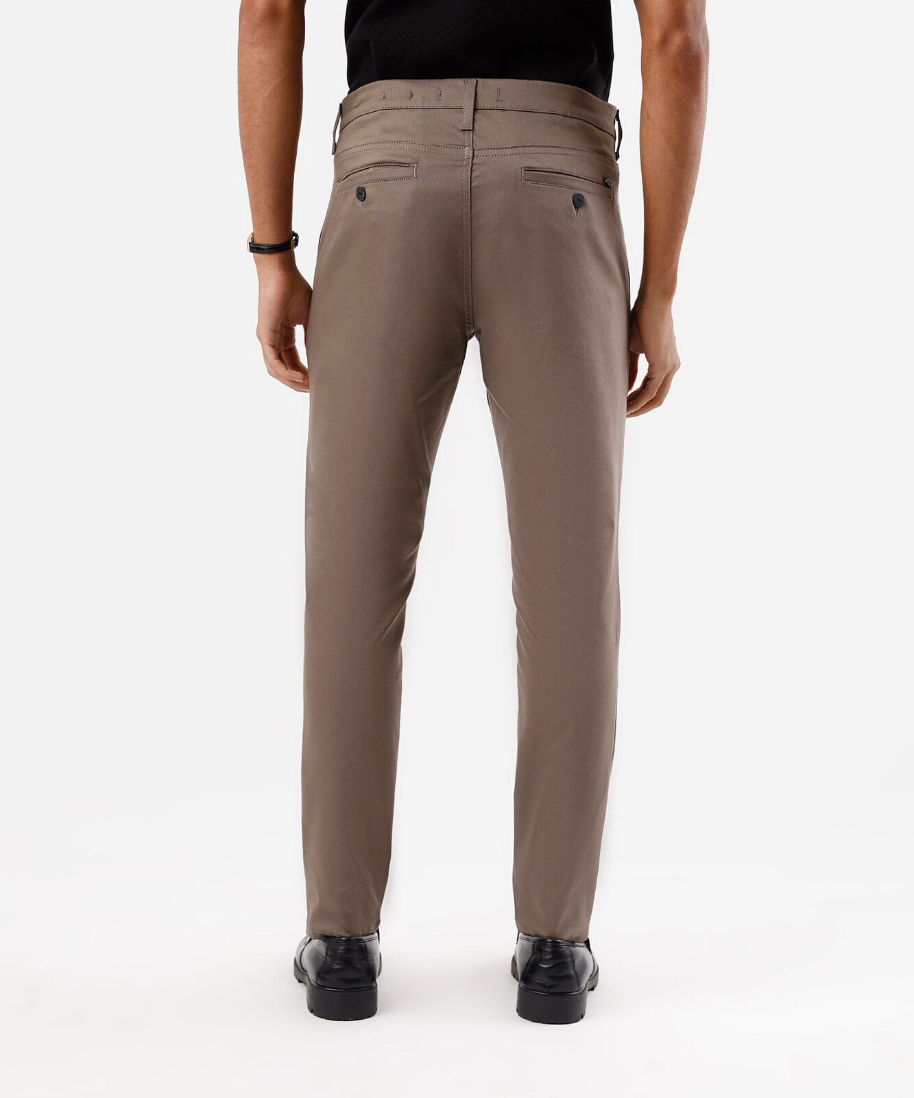 calça carrot masculina de sarja marrom