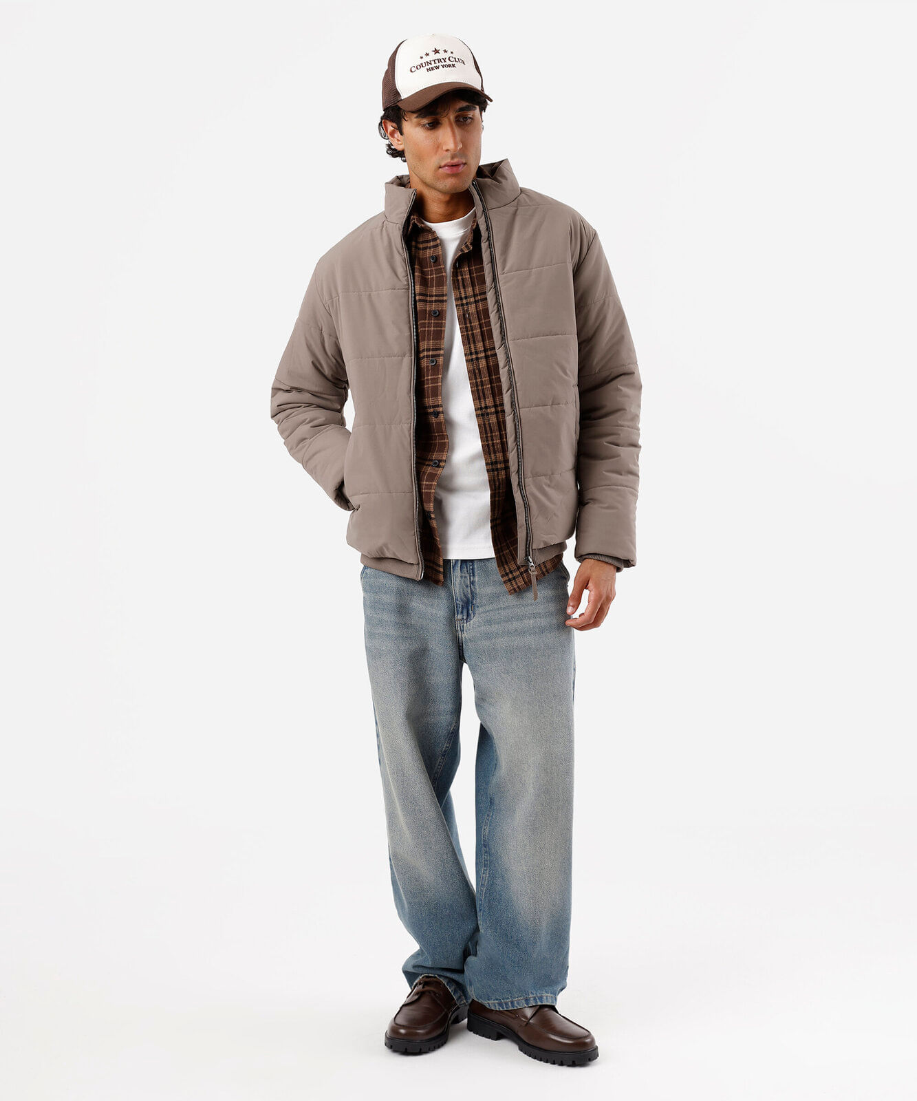 jaqueta puffer masculina gola alta com bolsos marrom