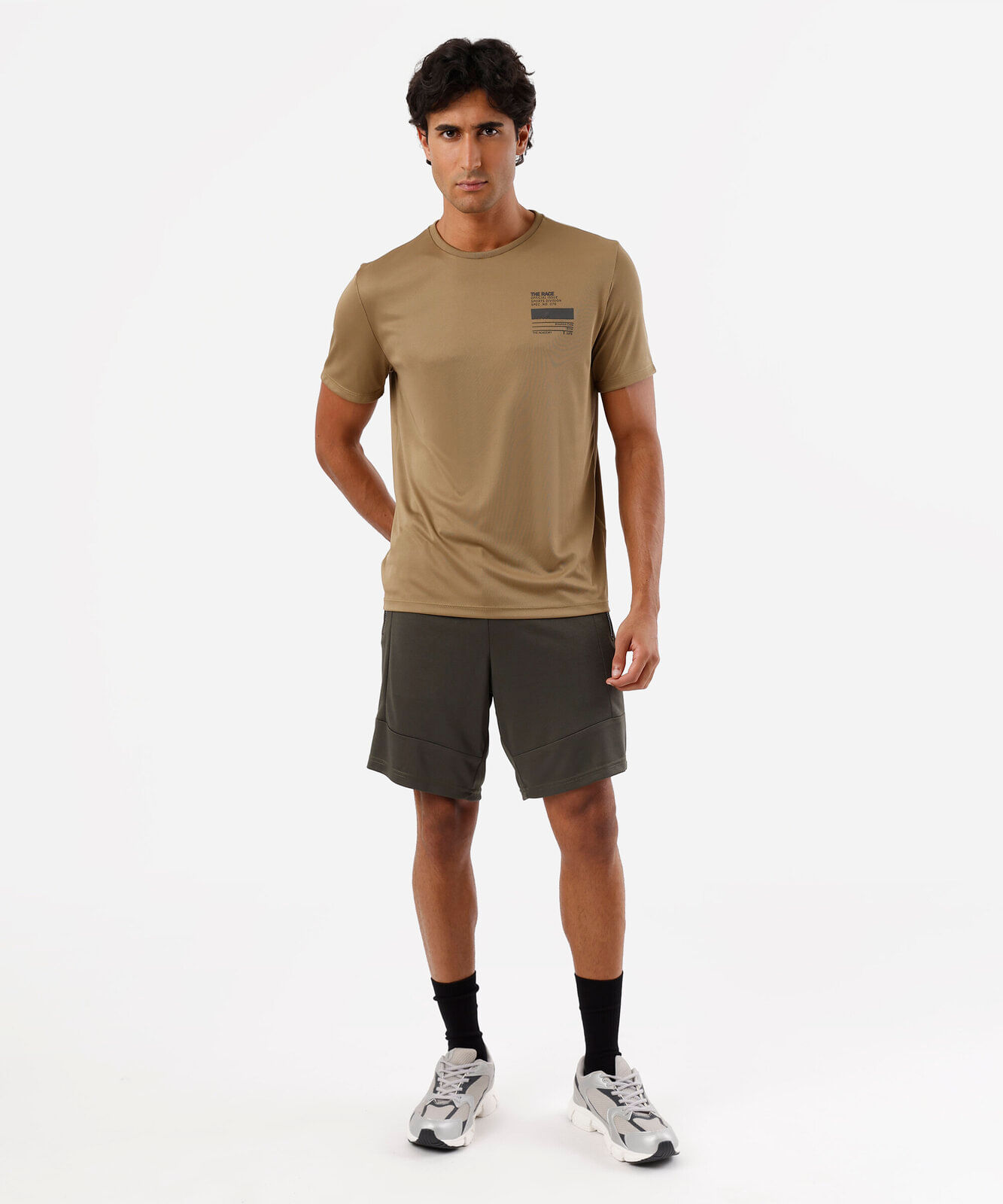 camiseta esportiva masculina manga curta estampada bege