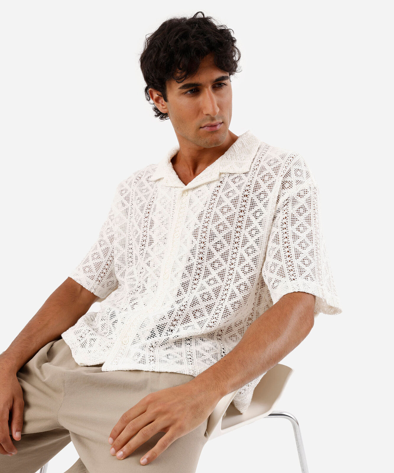 camisa box fit masculina de renda manga curta bege