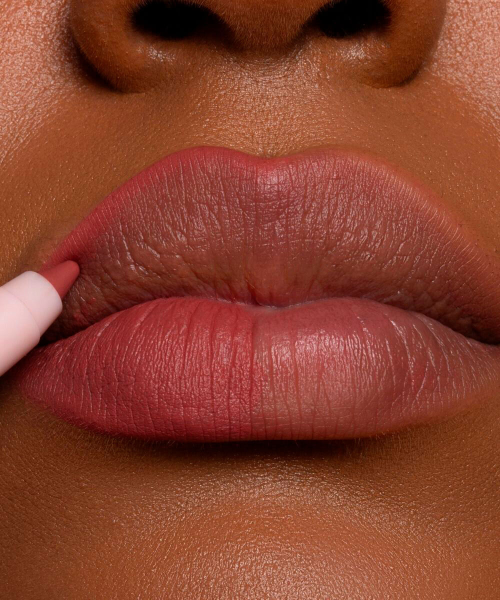 lápis labial nina makeup contorno instant lips essência