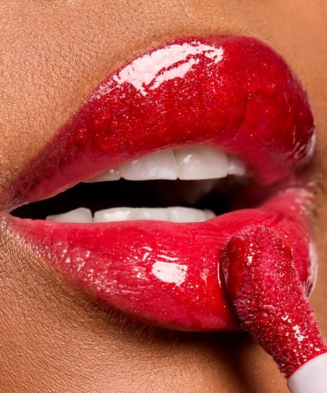 gloss labial nina makeup instant glow morango do amor gold edition