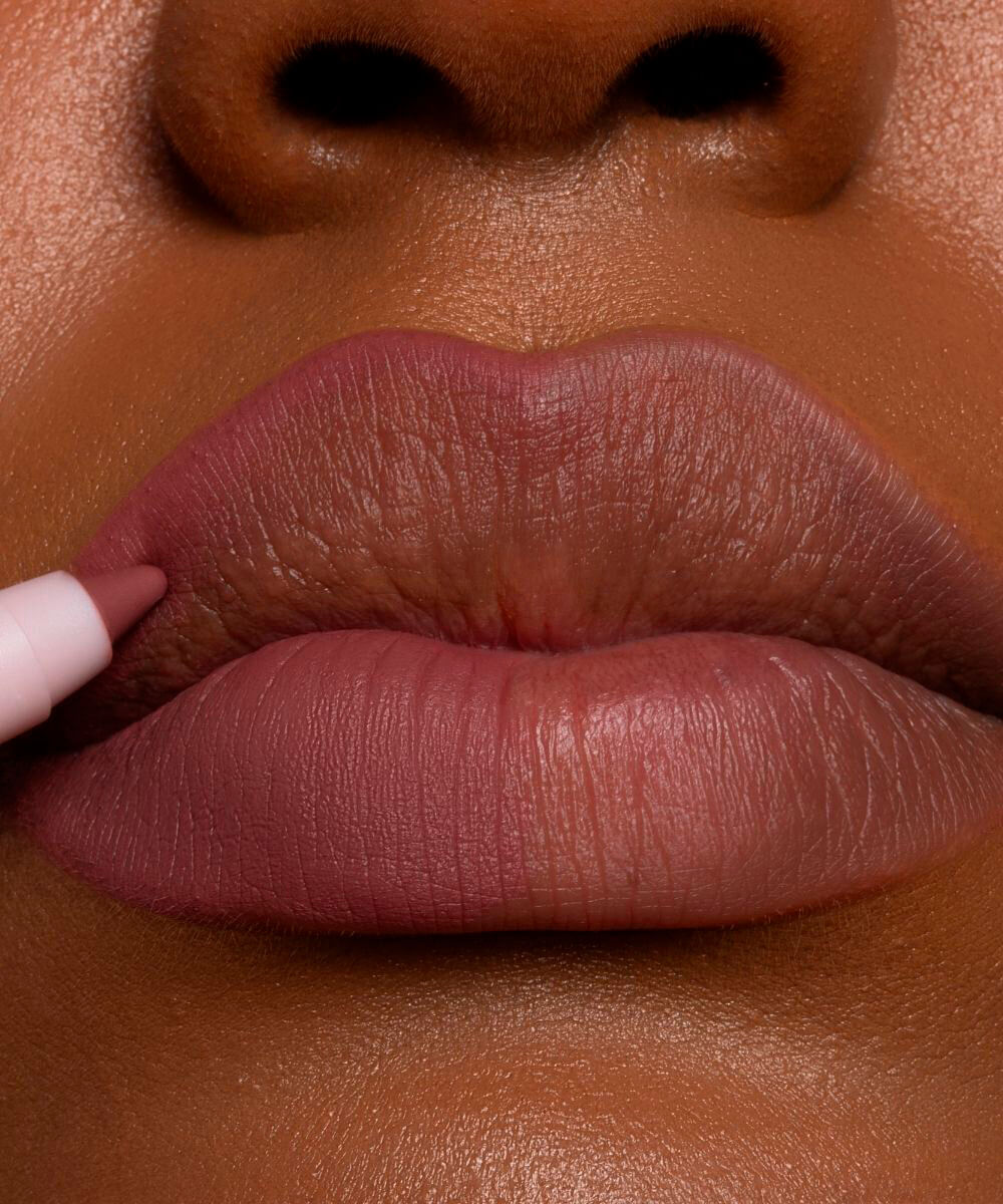 lápis labial nina makeup contorno instant lips princípio