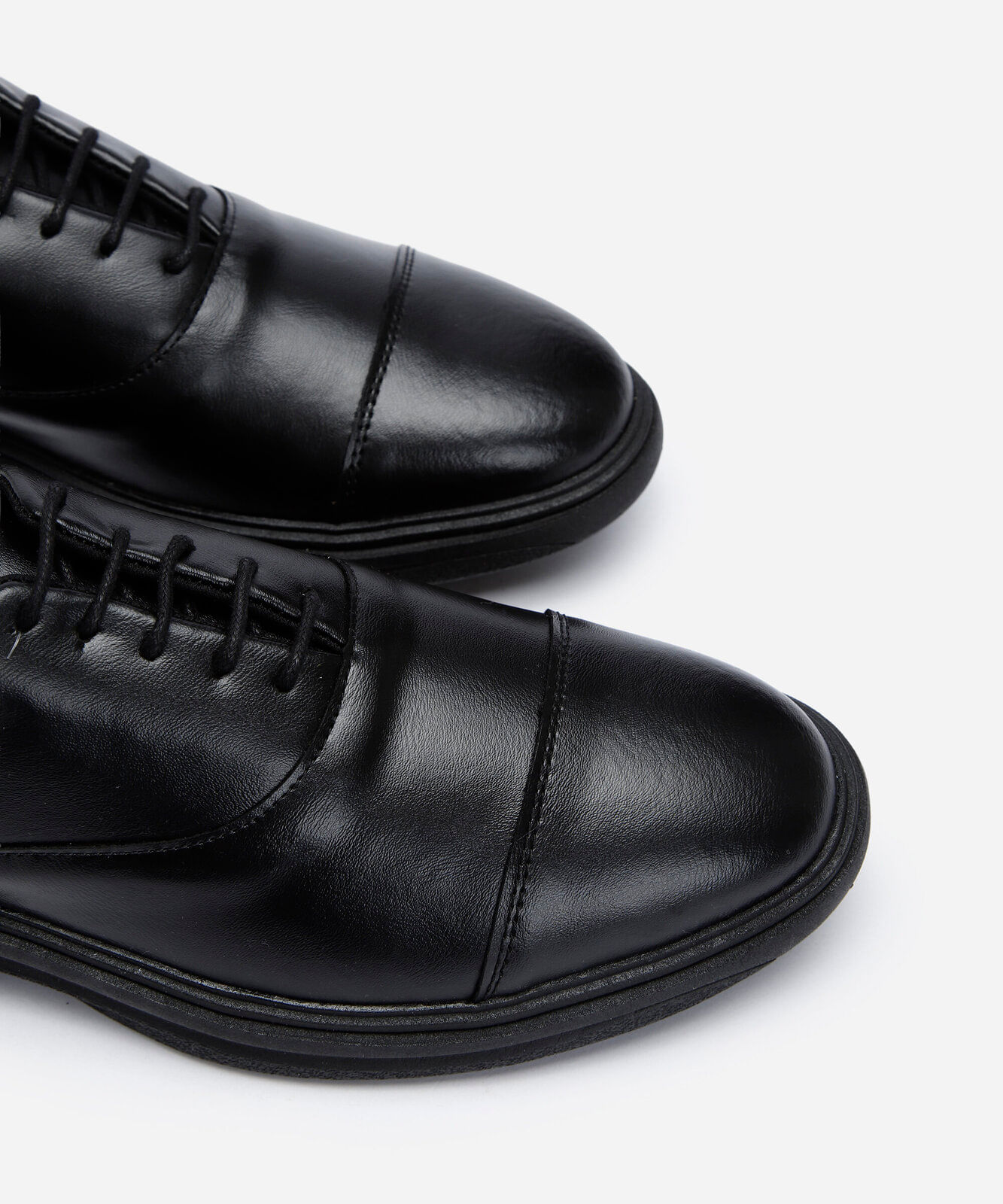 sapato social com cadarço preto