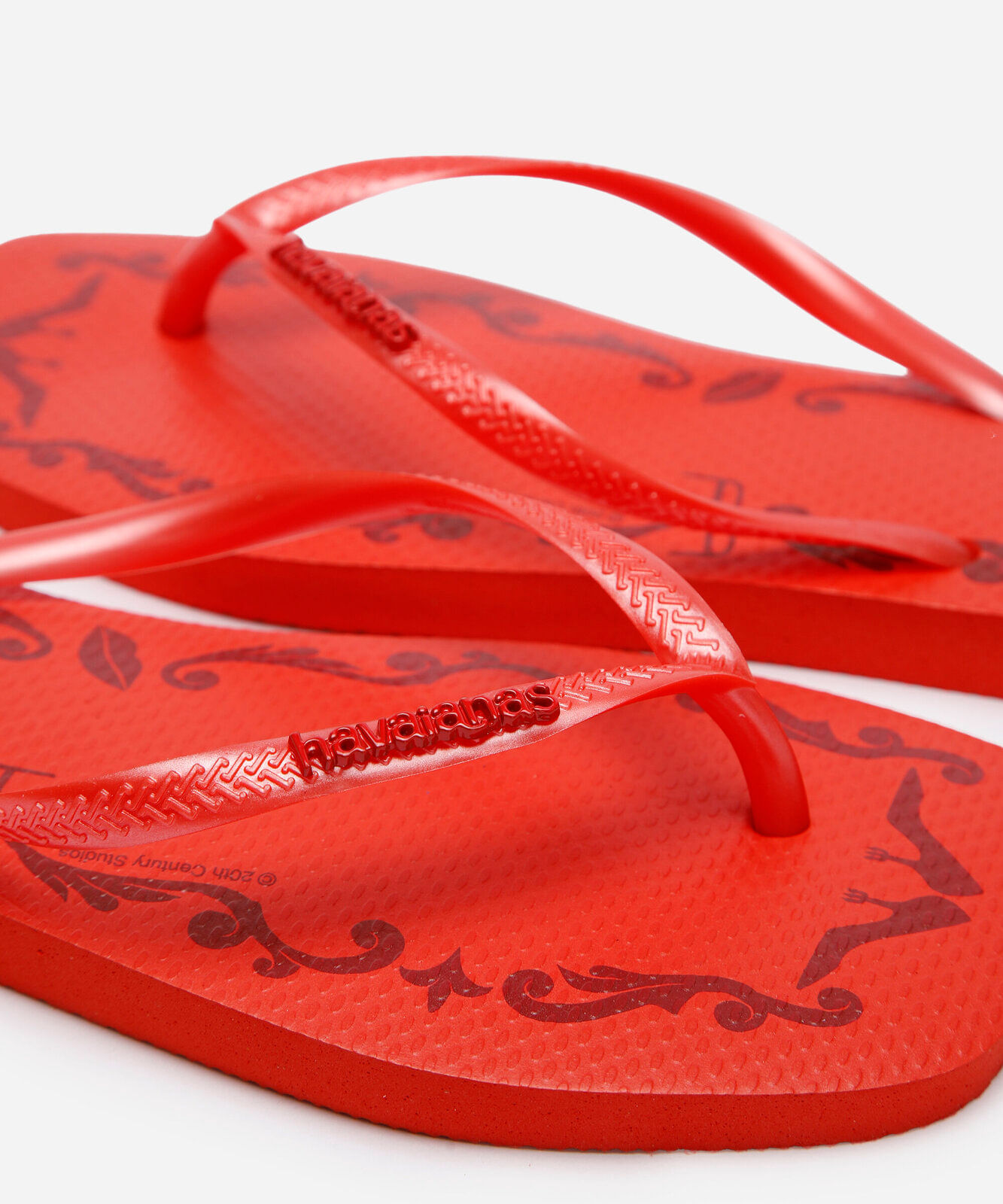 chinelo havaianas slim square o diabo veste prada vermelho