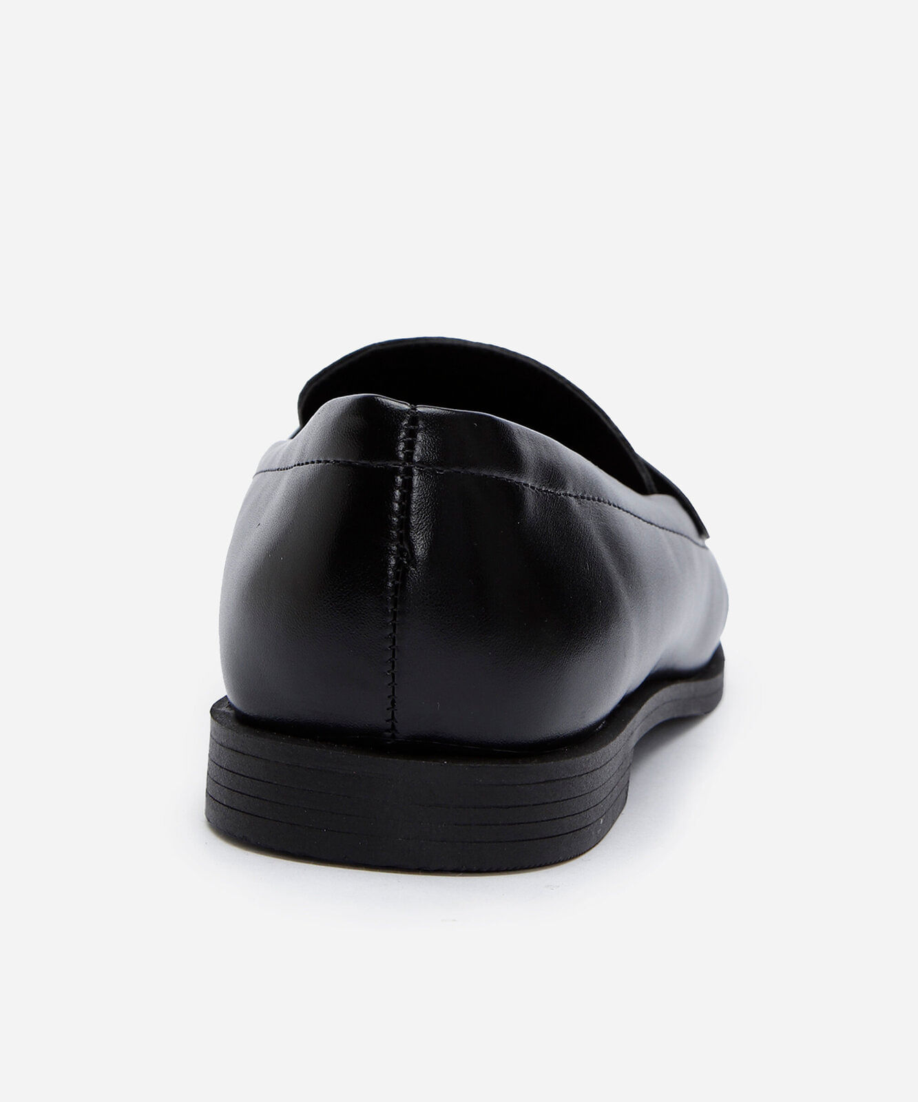 mocassim bico redondo franzido preto