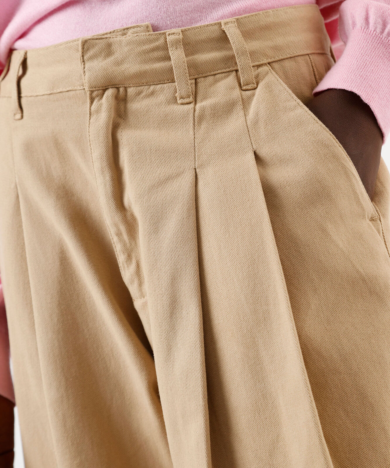 calça balloon feminina de sarja com pregas cintura alta bege