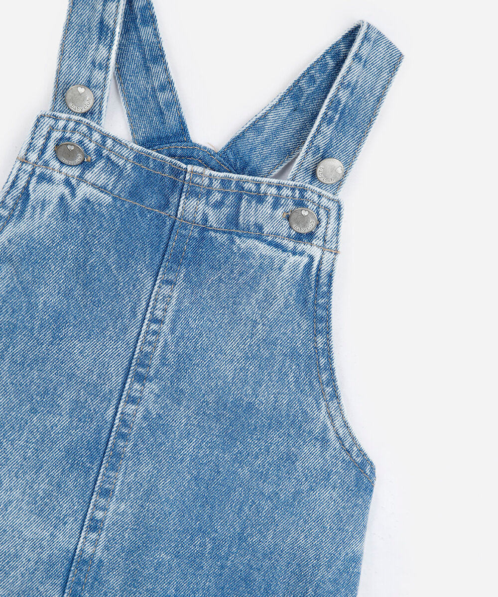 salopete infantil jeans com bolsos e bordados azul