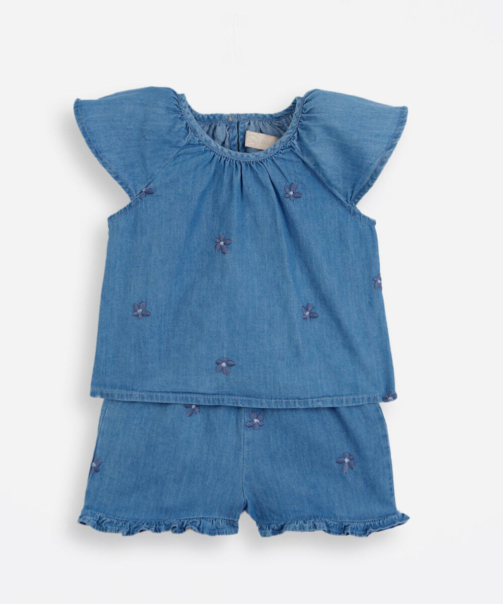 conjunto curto infantil jeans com bordado floral azul