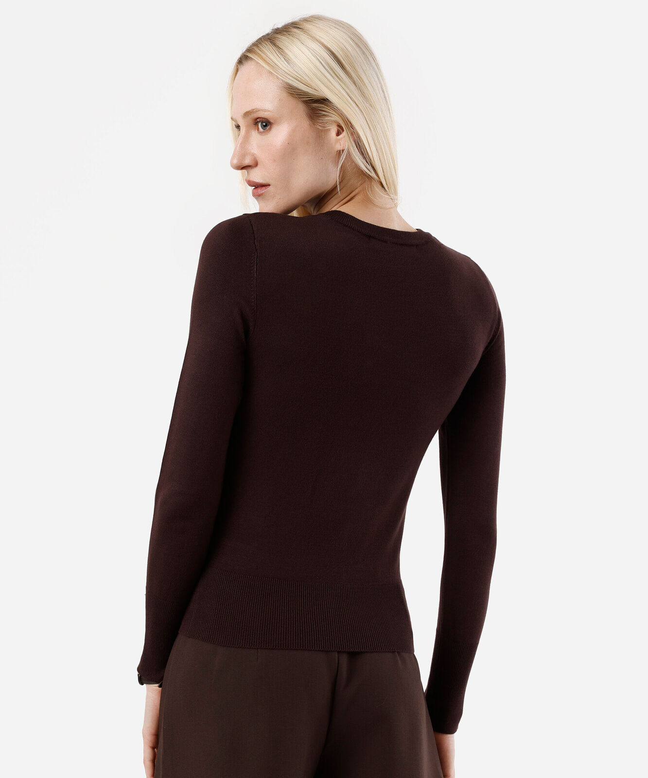 suéter feminino de tricot gola redonda marrom